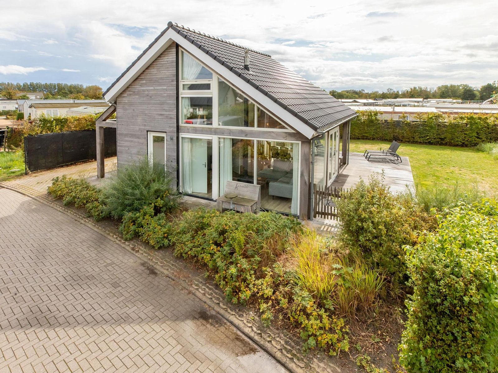 Guest house 6007215 - Holiday property Schouwen-Duiveland - Zonnedorp Kavel 10 Renesse | Villa near the Beach & with Spa