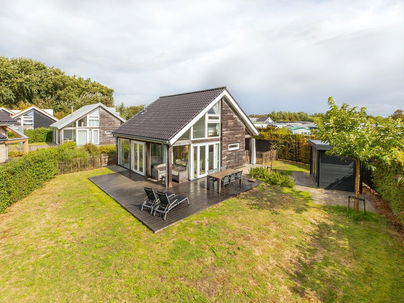 Guest house 6007215 - Holiday property Schouwen-Duiveland - Zonnedorp Kavel 10 Renesse | Villa near the Beach & with Spa