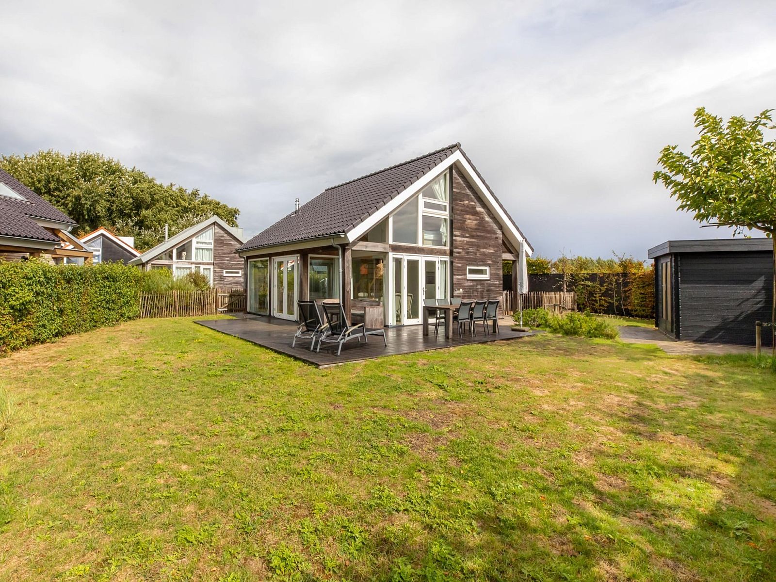Guest house 6007215 - Holiday property Schouwen-Duiveland - Zonnedorp Kavel 10 Renesse | Villa near the Beach & with Spa