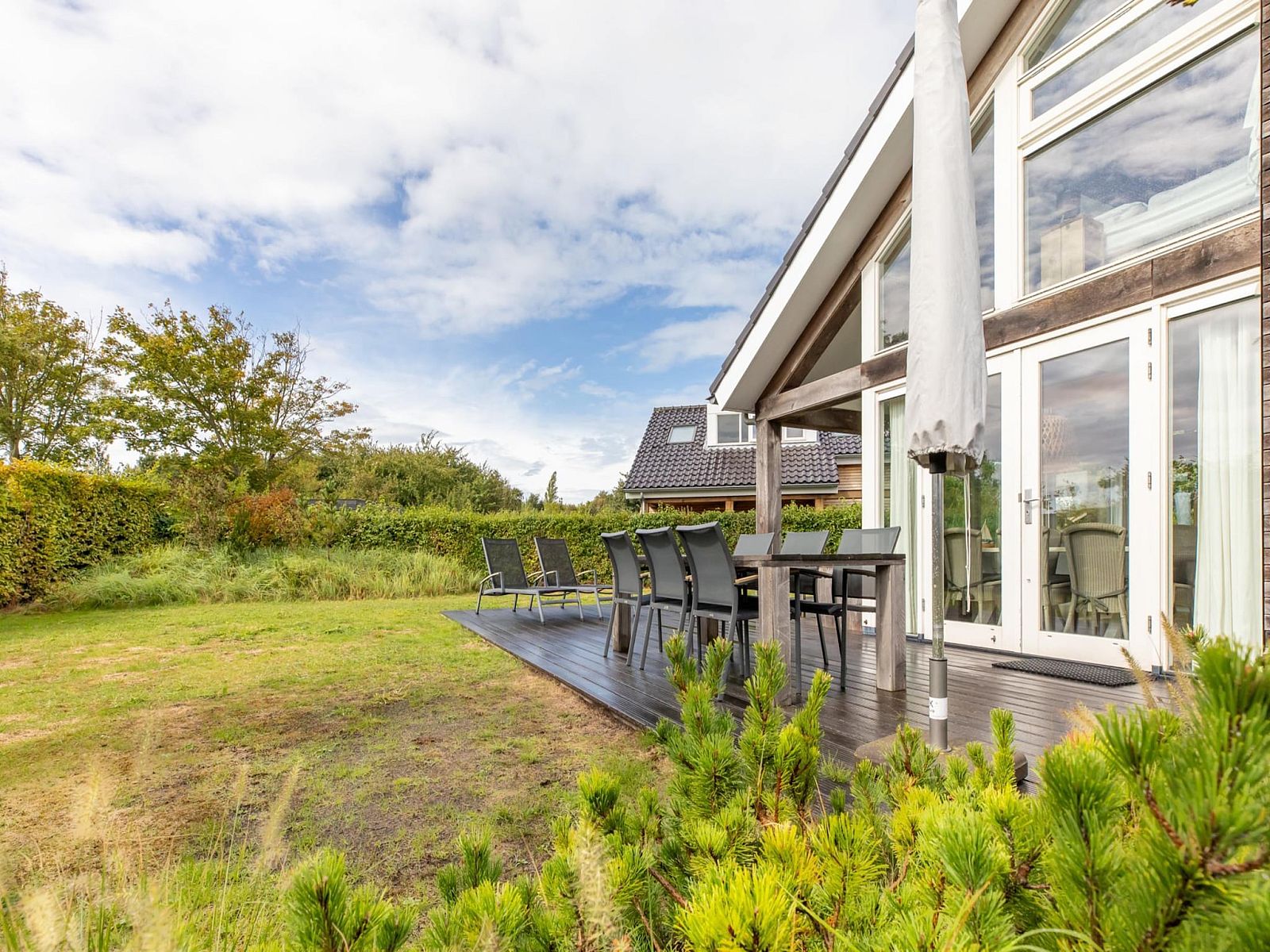 Guest house 6007215 - Holiday property Schouwen-Duiveland - Zonnedorp Kavel 10 Renesse | Villa near the Beach & with Spa