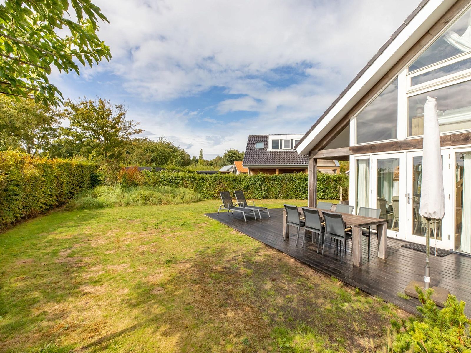 Guest house 6007215 - Holiday property Schouwen-Duiveland - Zonnedorp Kavel 10 Renesse | Villa near the Beach & with Spa