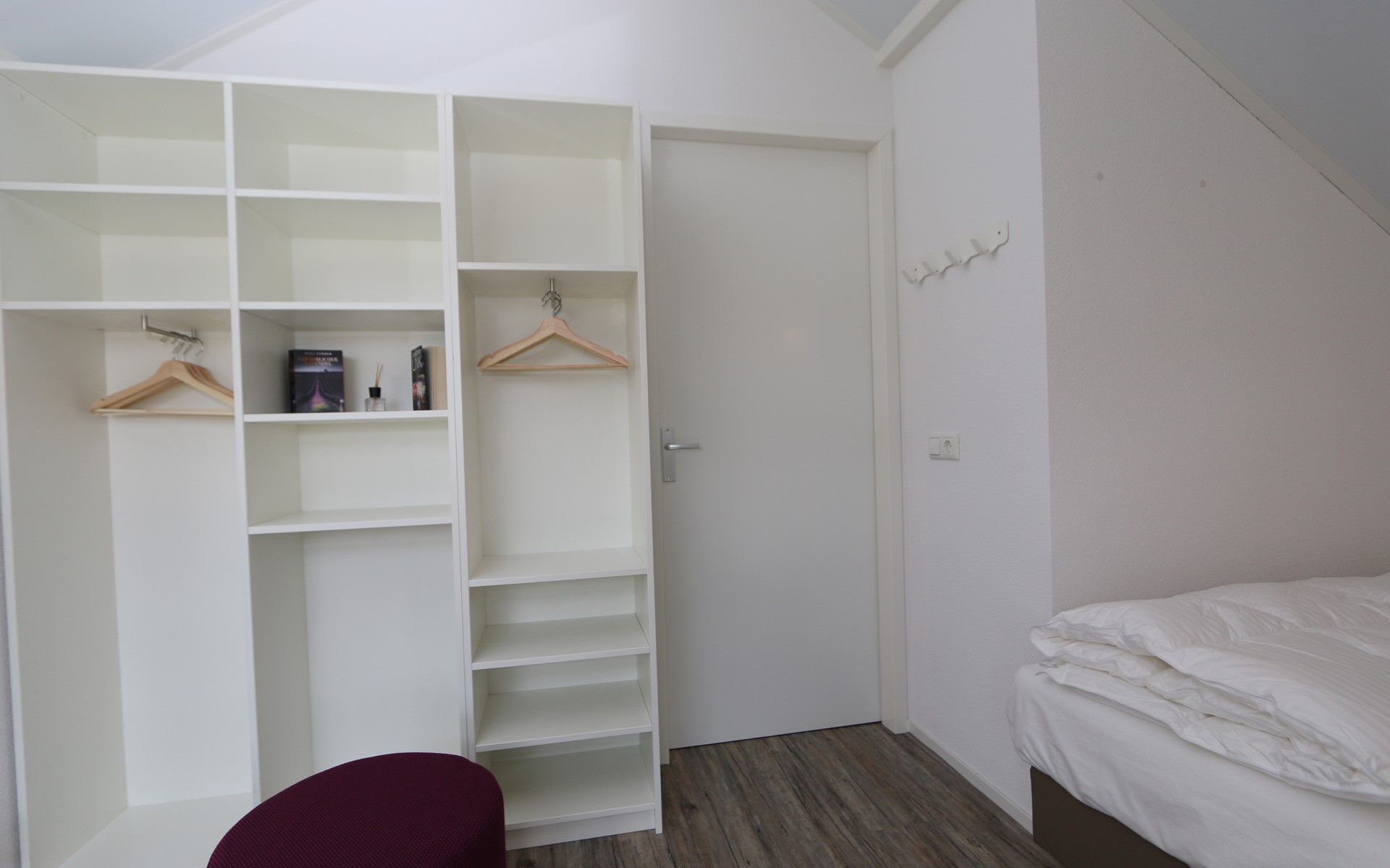 Modern bathroom in vacation home Zonnedorp 14 Mon Repos with stylish tiles in Renesse