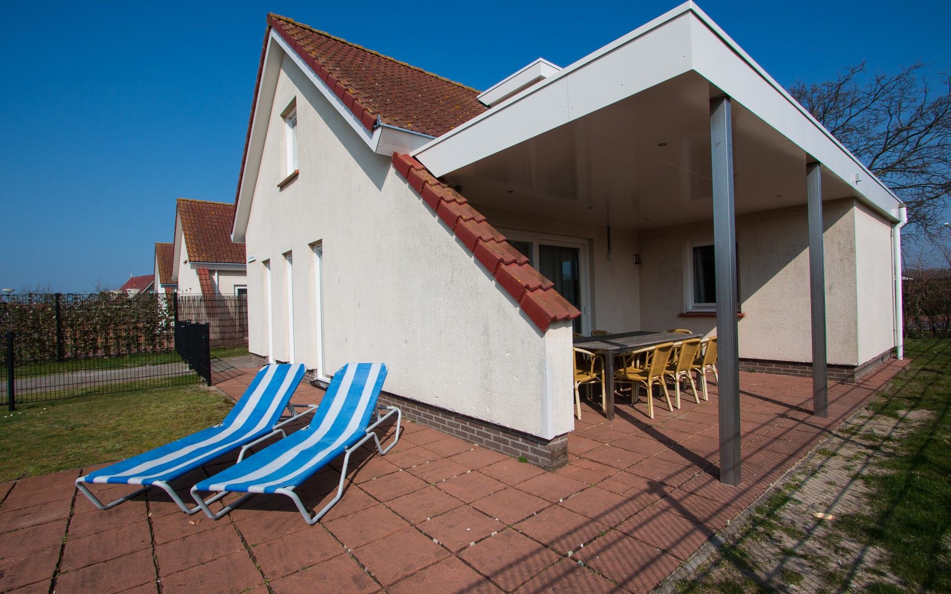 Verblijf 600731 - Vakantiewoning Schouwen-Duiveland - Familiehuis Horizon 84, "Simône"