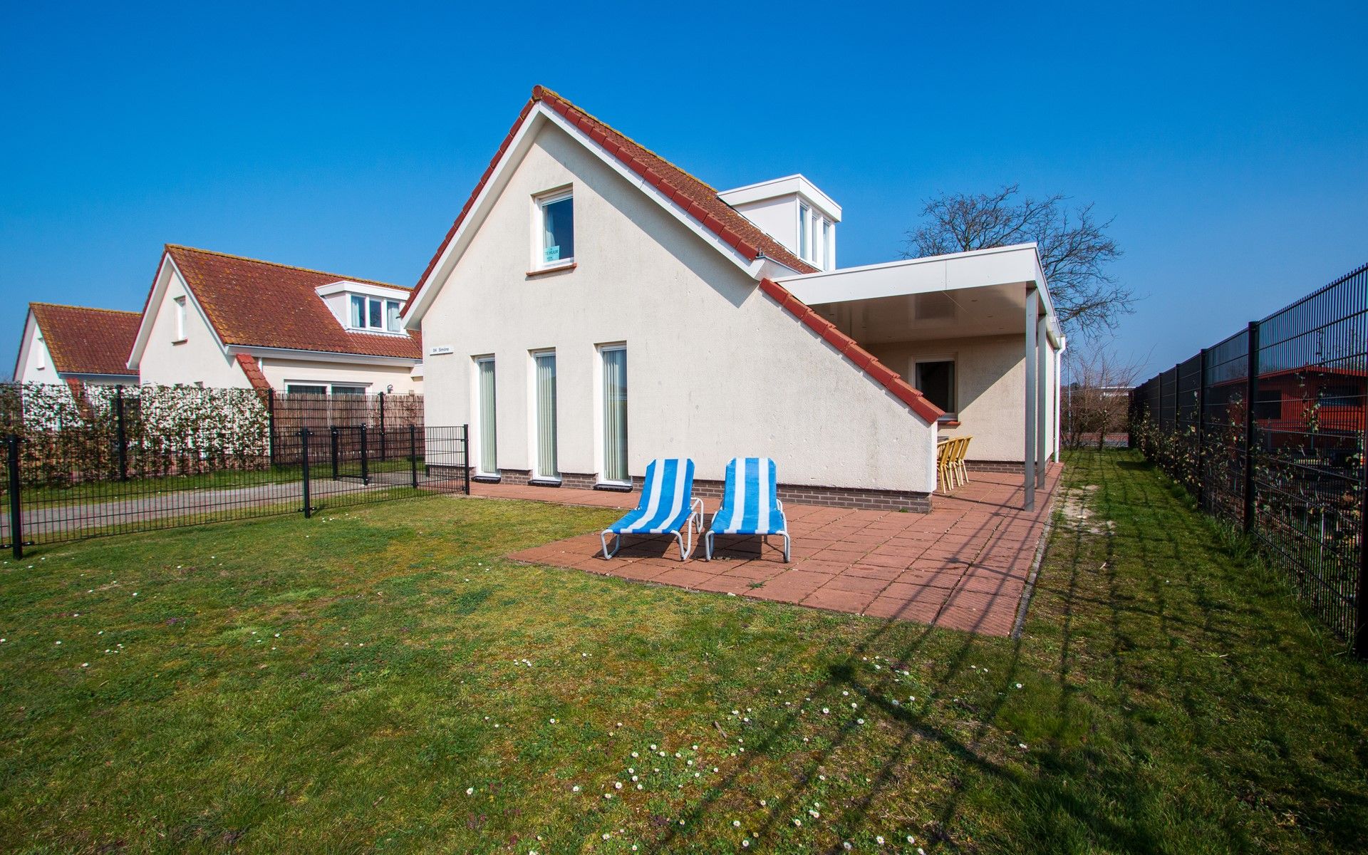 Verblijf 600731 - Vakantiewoning Schouwen-Duiveland - Familiehuis Horizon 84, "Simône"