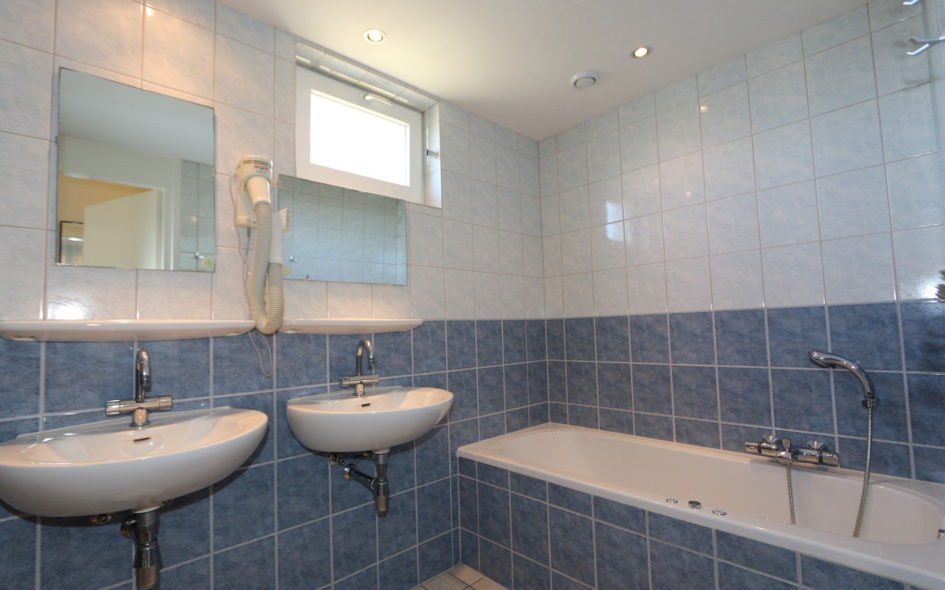 Verblijf 600731 - Vakantiewoning Schouwen-Duiveland - Familiehuis Horizon 84, "Simône"