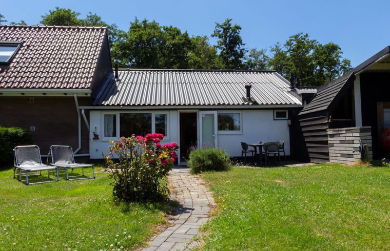 Huisje in Renesse vakantiehuis met zonnige tuin en terras in Schouwen-Duiveland, Zeeland.