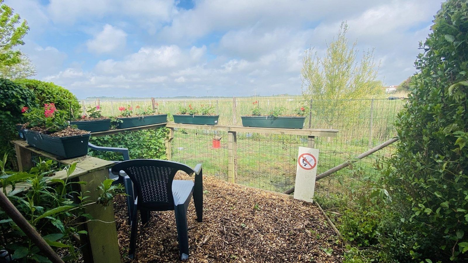 Uitzicht op natuur vanuit VZ182 Vakantiehuis Kerkwerve in Zeeland.