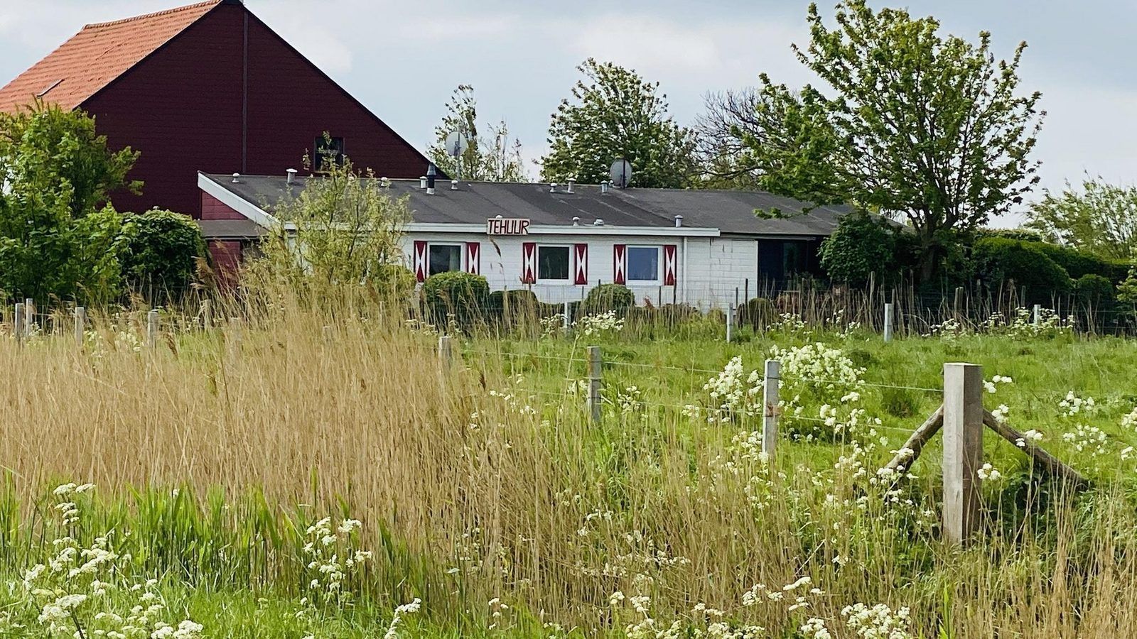 Buitenkant van VZ182 Vakantiehuis Kerkwerve in Zeeland.