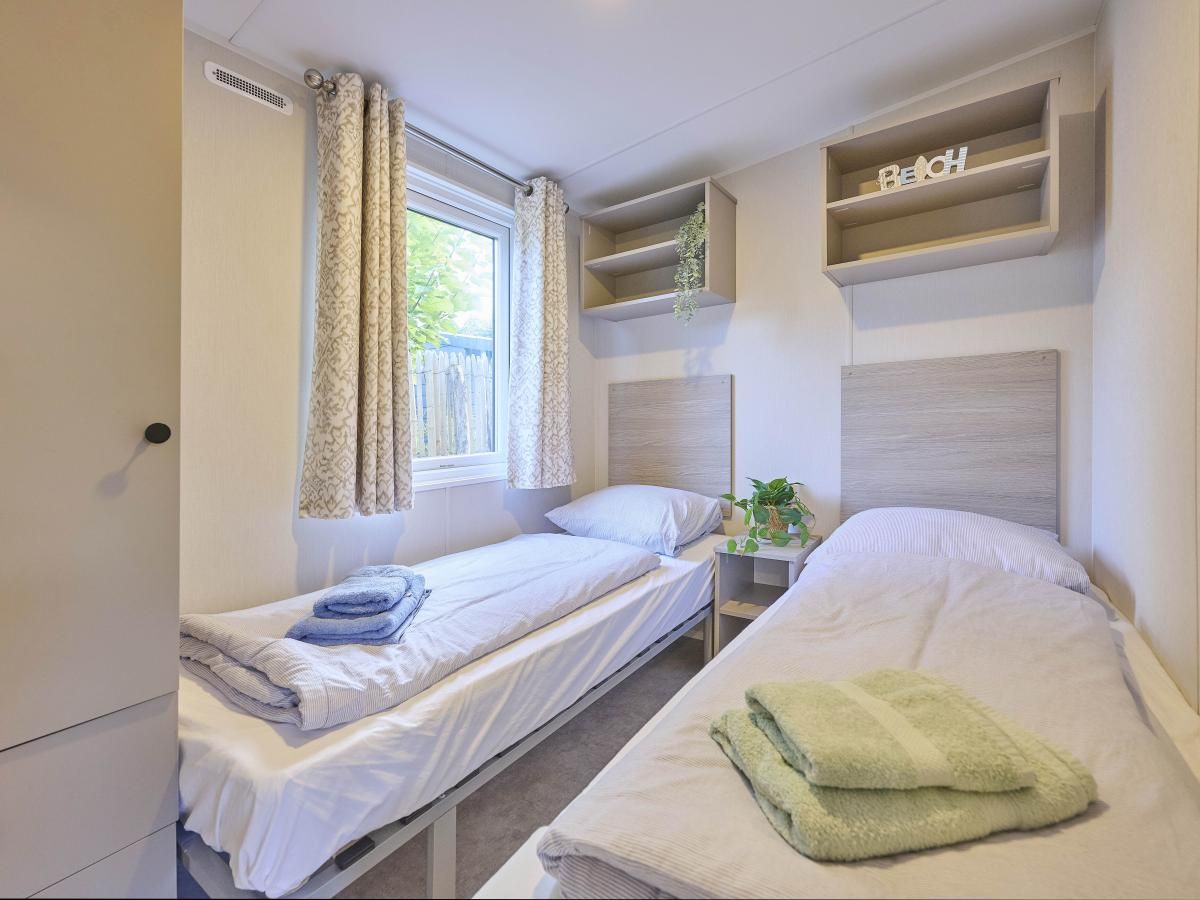 Tweede slaapkamer in Sunseeker vakantiehuis, Goedereede, Schouwen-Duiveland, Zeeland.