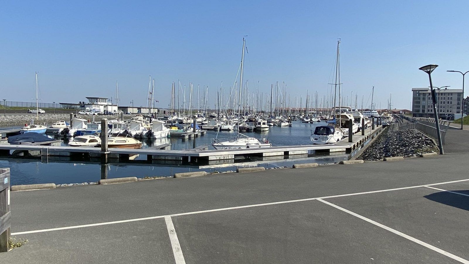 Haven nabij VZ478 Chalet 96 Sint-Annaland, met boten, Tholen, Zeeland.