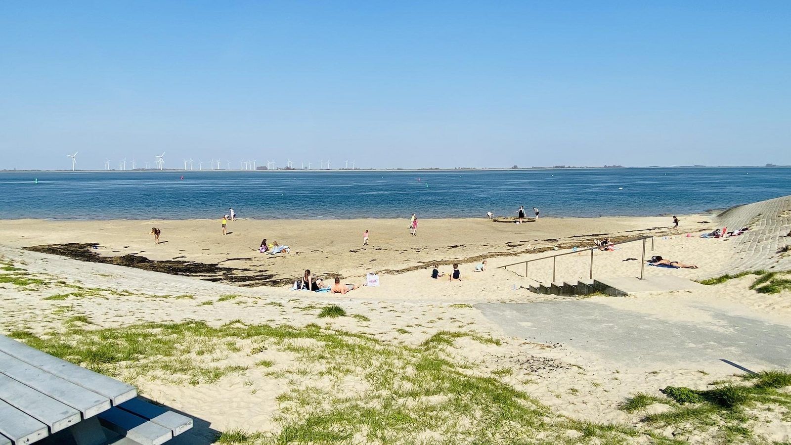 Strand in de buurt van VZ478 Chalet 96 Sint-Annaland, ideaal voor ontspanning, Tholen, Zeeland.