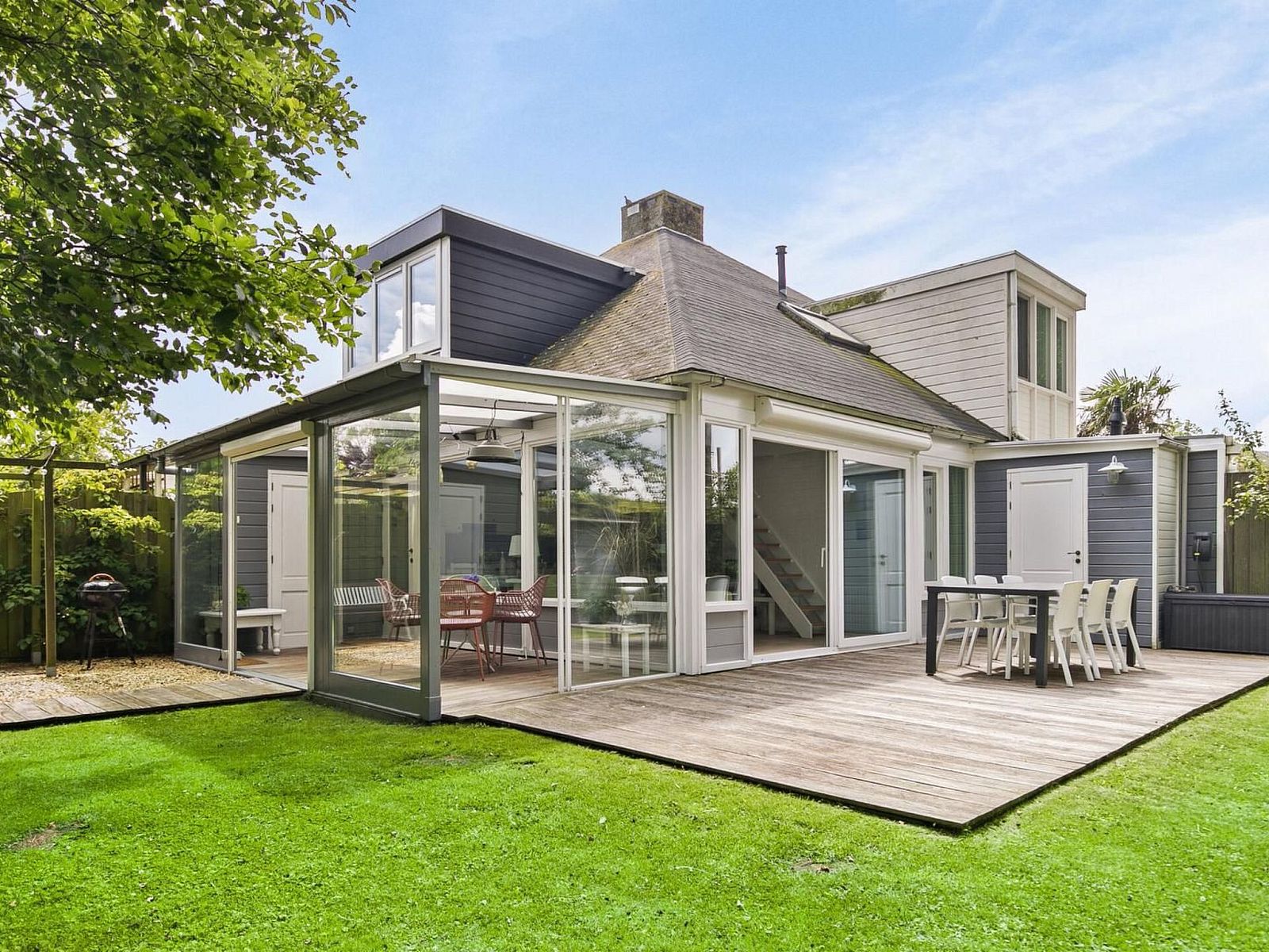 Guest house 610411 - Holiday property Tholen - Vakantiehuis Schöne Familien-Ferienwohnung in Zeeland