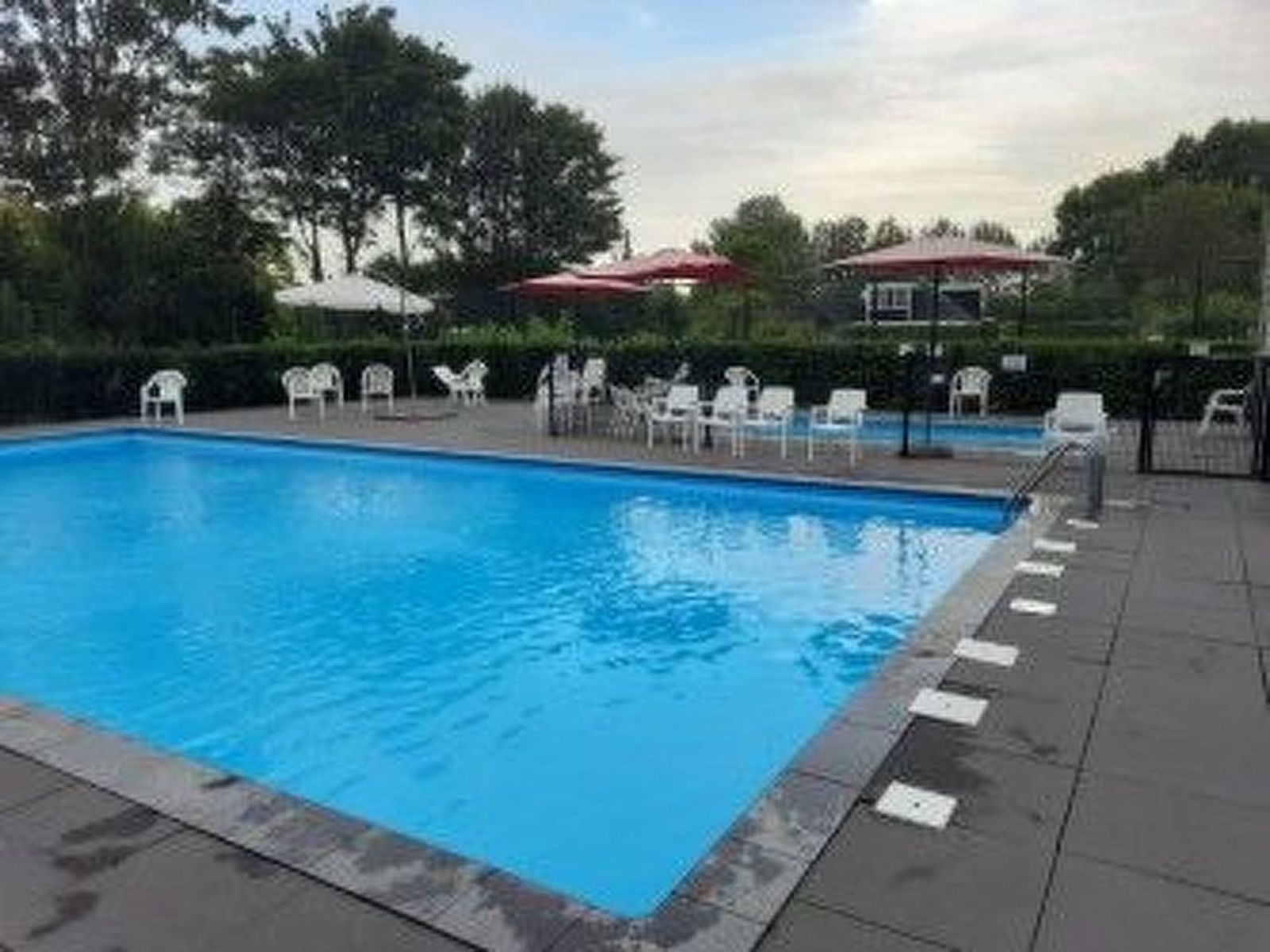 Guest house 610411 - Holiday property Tholen - Vakantiehuis Schöne Familien-Ferienwohnung in Zeeland