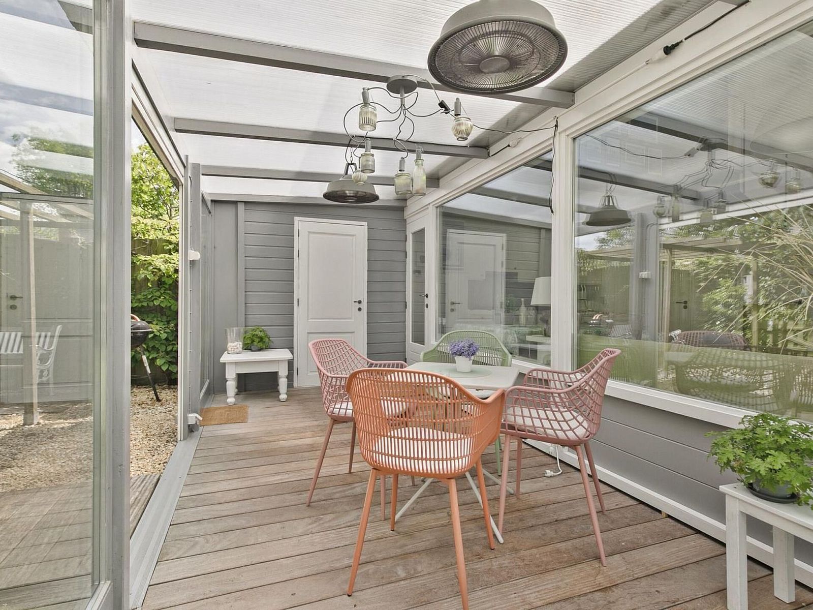 Guest house 610411 - Holiday property Tholen - Vakantiehuis Schöne Familien-Ferienwohnung in Zeeland