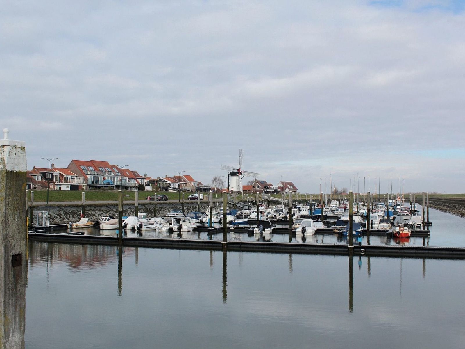 Guest house 610478 - Holiday property Tholen - Vakantiehuis "Buurtweg 121"