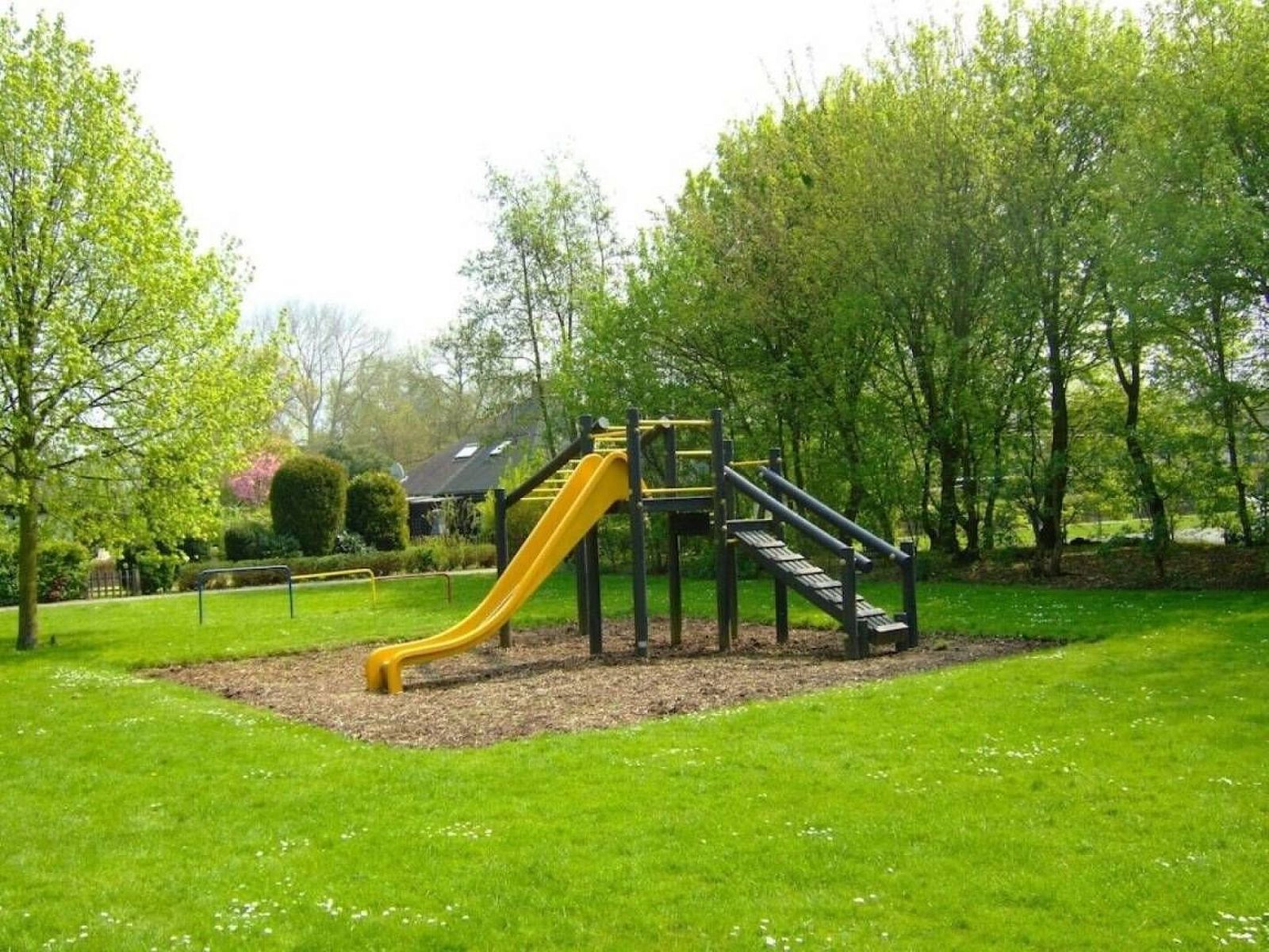 Guest house 610478 - Holiday property Tholen - Vakantiehuis "Buurtweg 121"