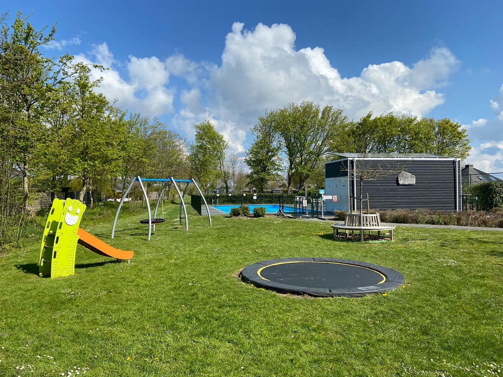 Guest house 610482 - Holiday property Tholen - Vakantiehuis "Buurtweg 61"