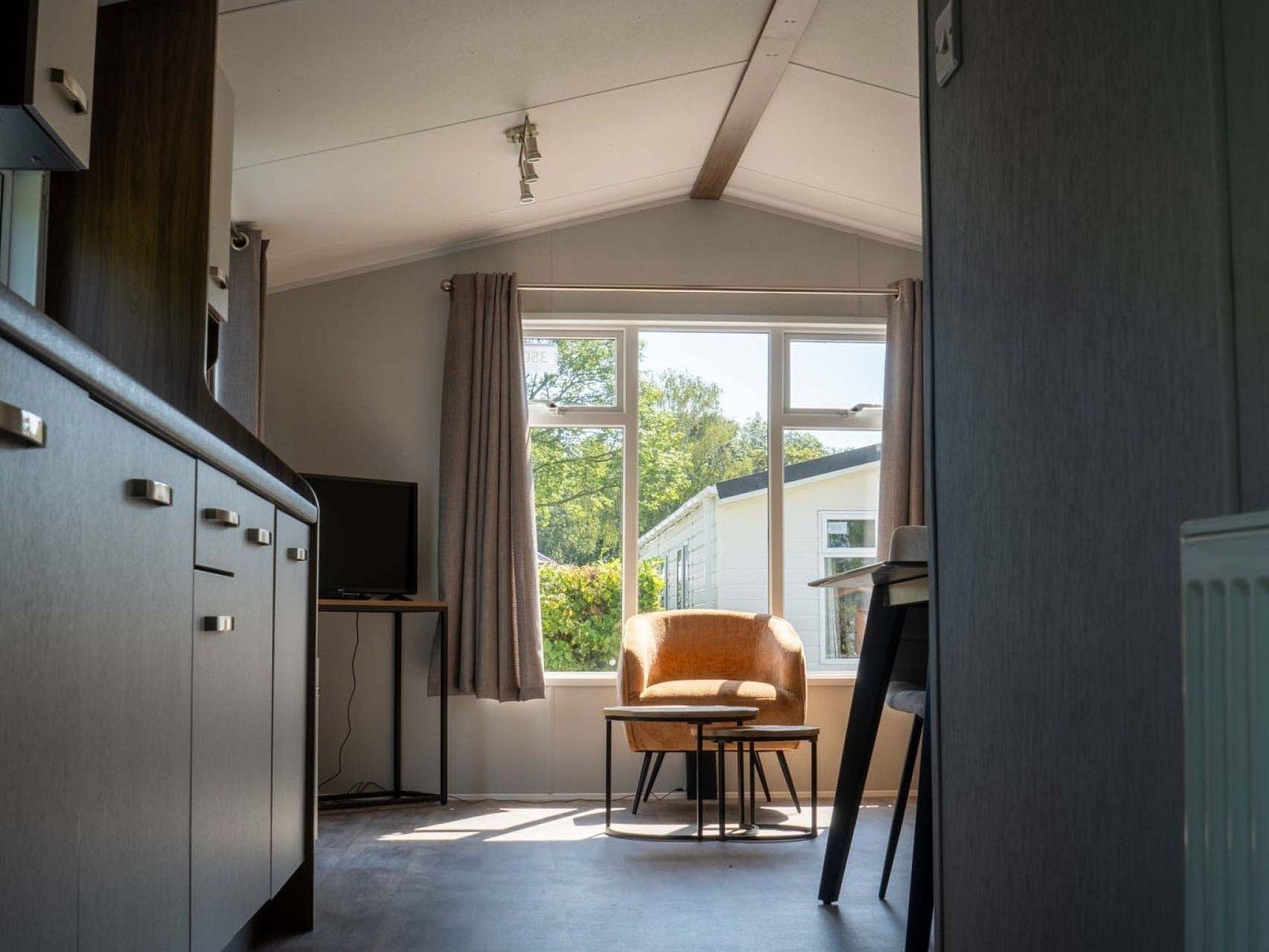 Verblijf 611082 - Vakantiewoning Tholen - Vakantiehuis Vakantiepark de Zeeuwse Parel - Beachhouse 4p