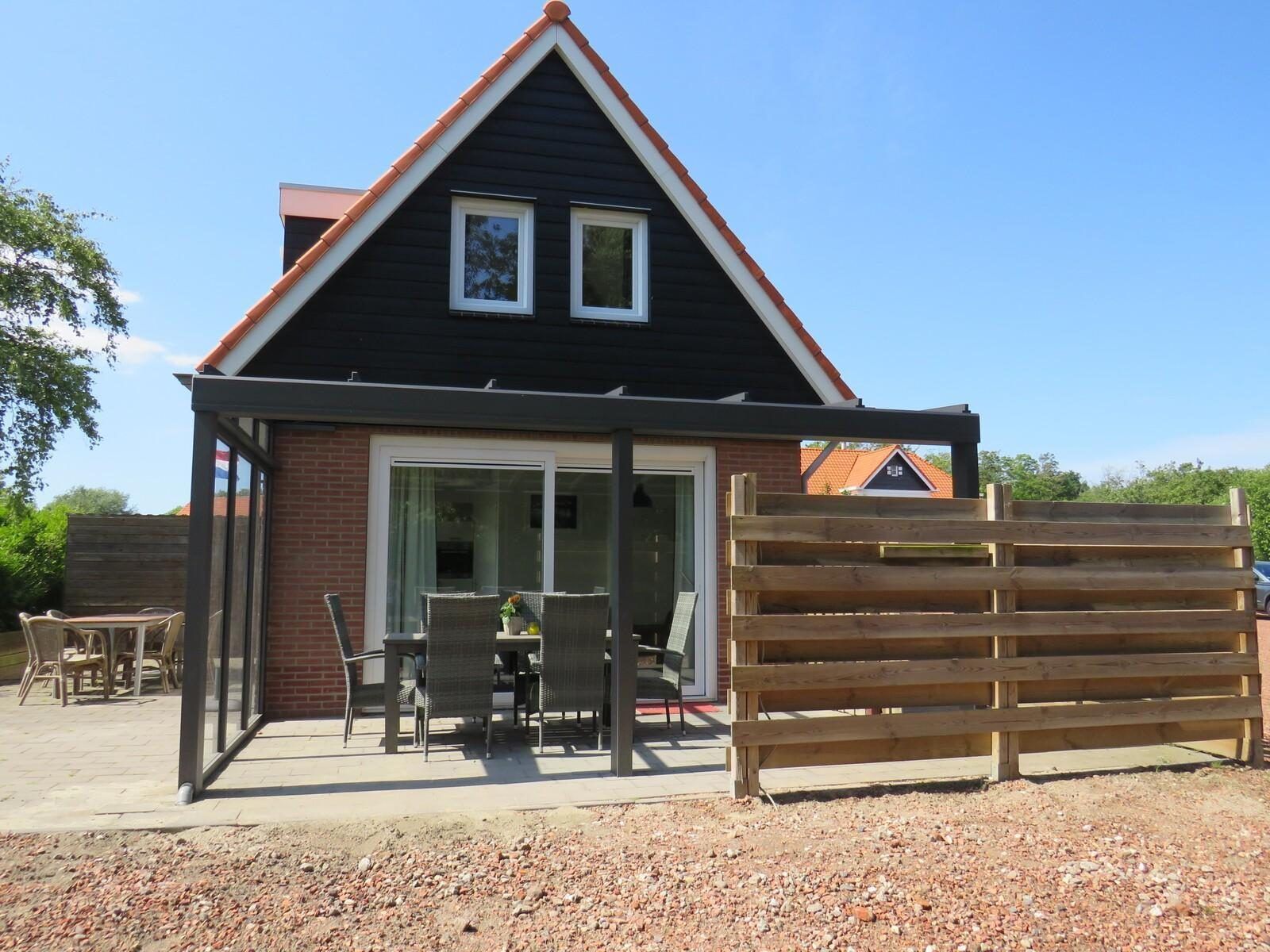 VZ488 Ferienhaus Oostkapelle mit grosser Veranda in Walcheren, Zeeland.
