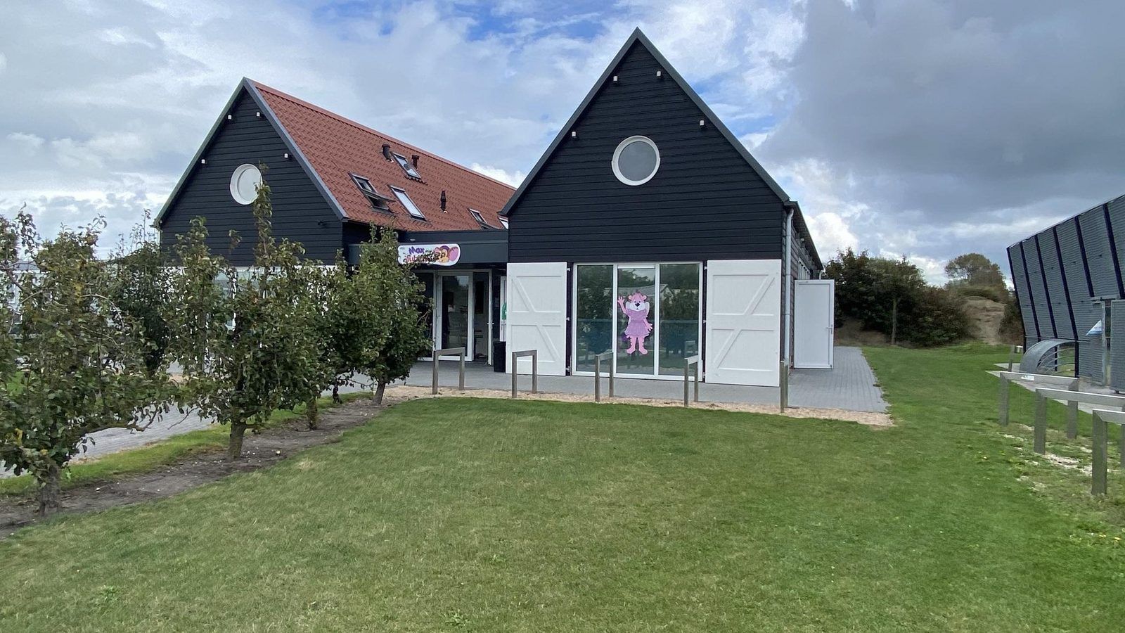 Spielplatz fuer Kinder im Ferienhaus VZ882 Oostkapelle.