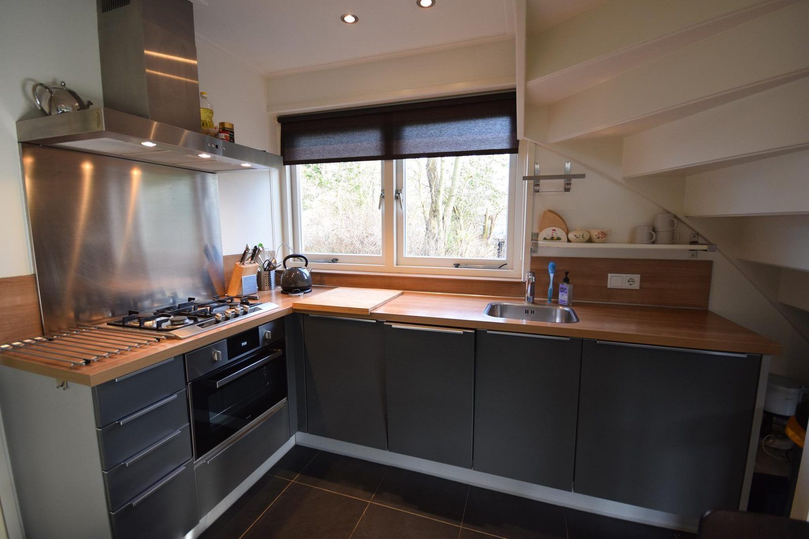 Voll ausgestattete Kueche in VZ1174 Ferienhaus in Oostkapelle, Walcheren, Zeeland.