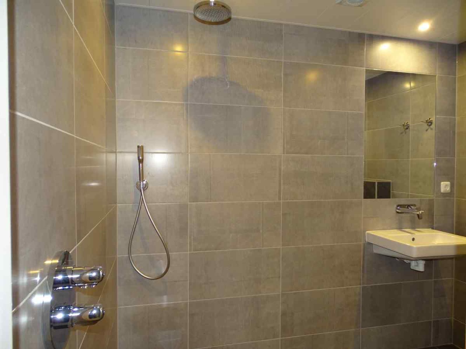 Gruener Garten im Ferienhaus ZE319 in Oostkapelle Walcheren mit Privatsphaere