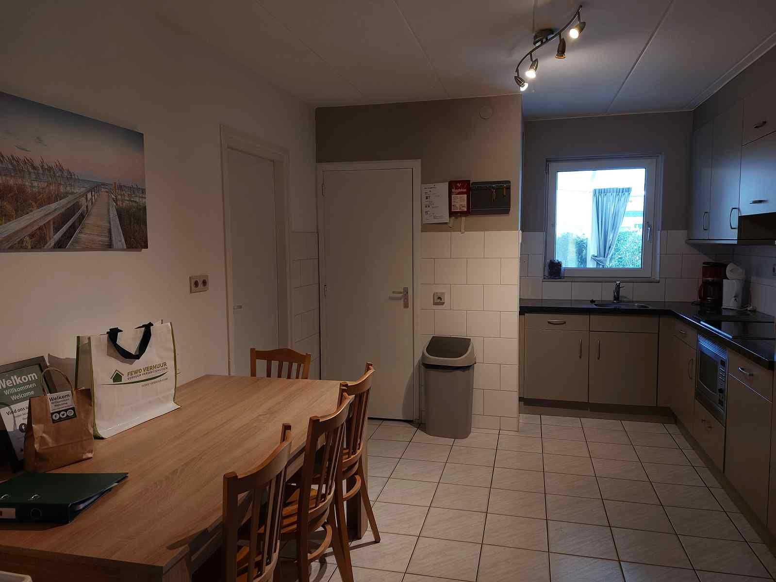 Stilvolles Badezimmer in ZE319 Ferienhaus Oostkapelle Walcheren mit moderner Ausstattung