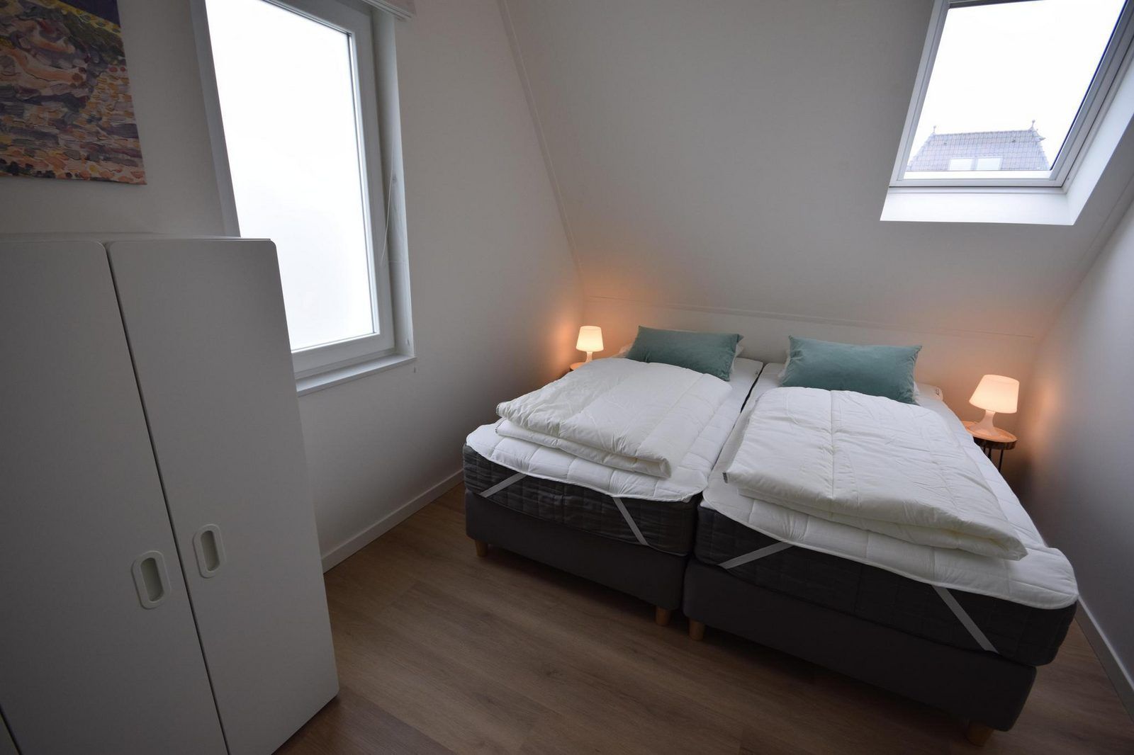 Stilvolles Badezimmer im Ferienhaus VZ1078 in Oostkapelle mit modernen Annehmlichkeiten.