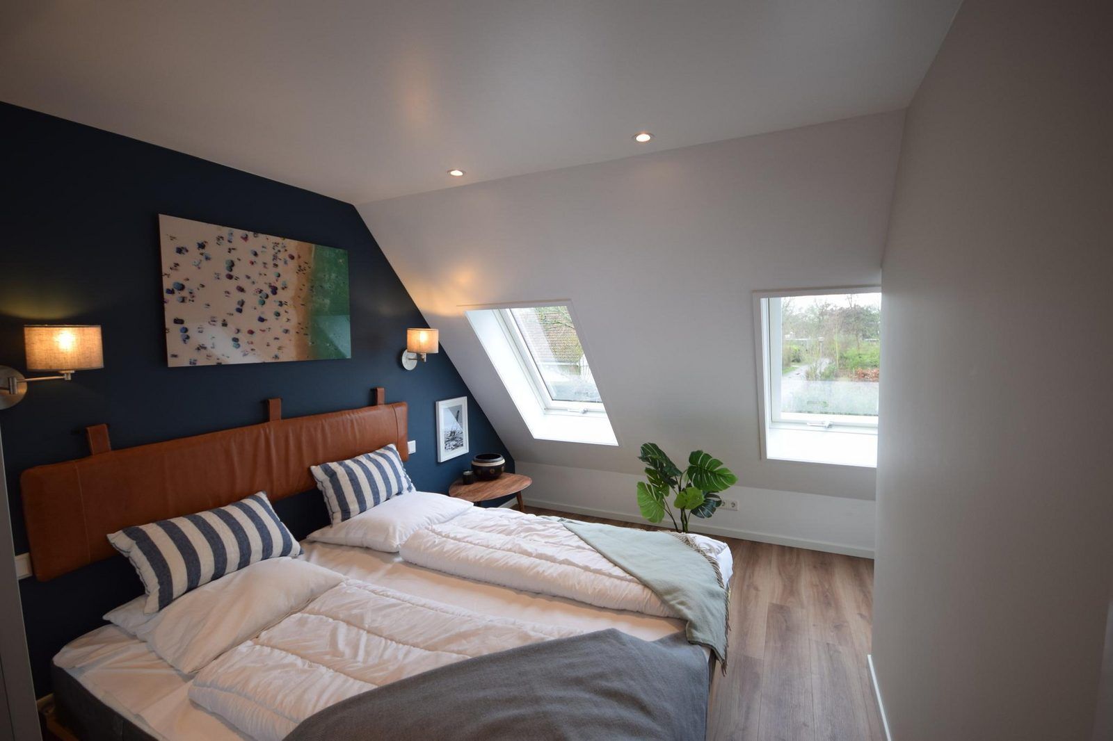 Trapopgang naar VZ1092 Appartement in Oostkapelle, Walcheren, Zeeland met moderne afwerking.