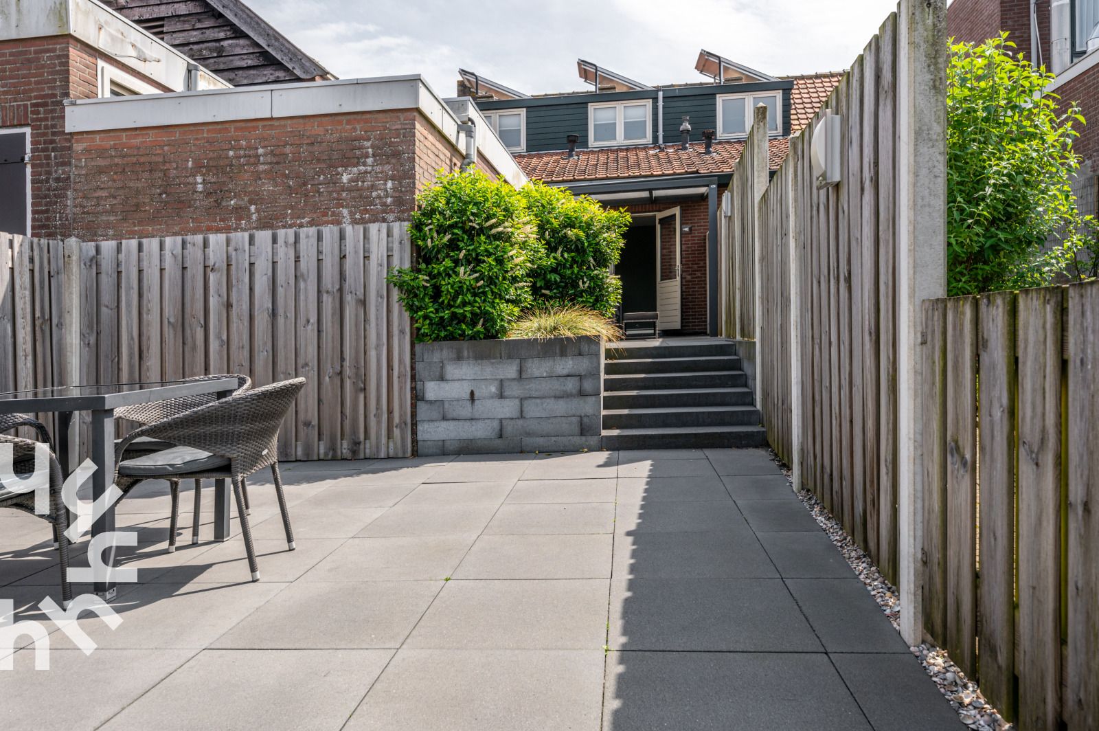 Essecke im Ferienhaus ZE067 Oostkapelle Walcheren mit grosser Uhr