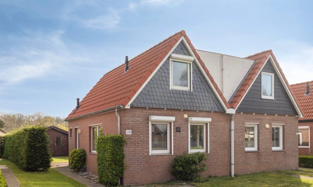 Vakantiewoning Oostkapelle in Walcheren, Zeeland, biedt een charmant vakantiehuis dicht bij het strand, omgeven door natuur en rust.