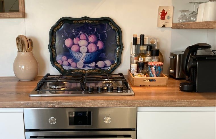 Stijlvolle badkamer in Huisje in Oostkapelle, vakantiehuis in Zeeland.