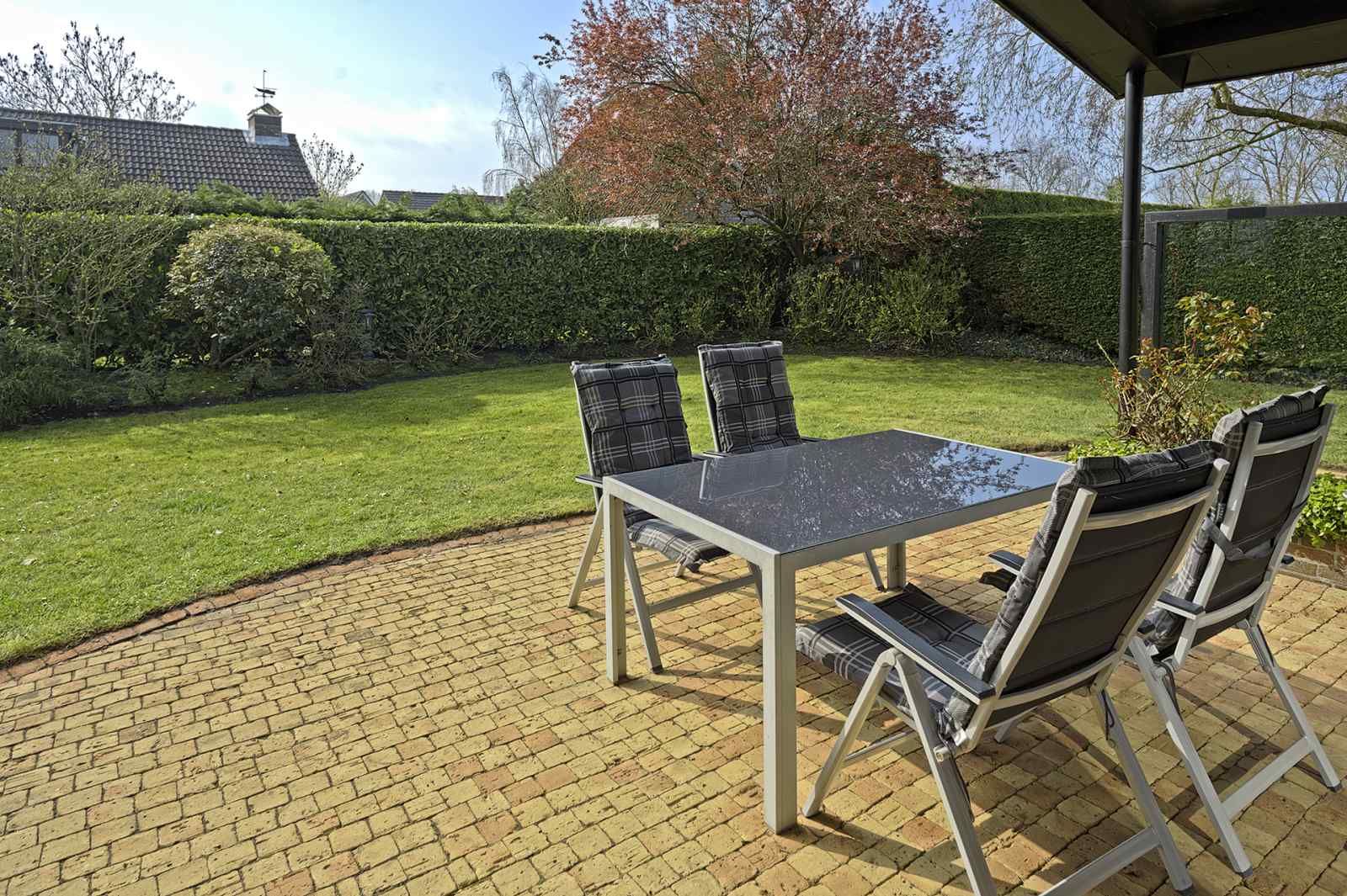 Fahrradweg in der Natur bei ZE1298 Ferienhaus Oostkapelle Walcheren.