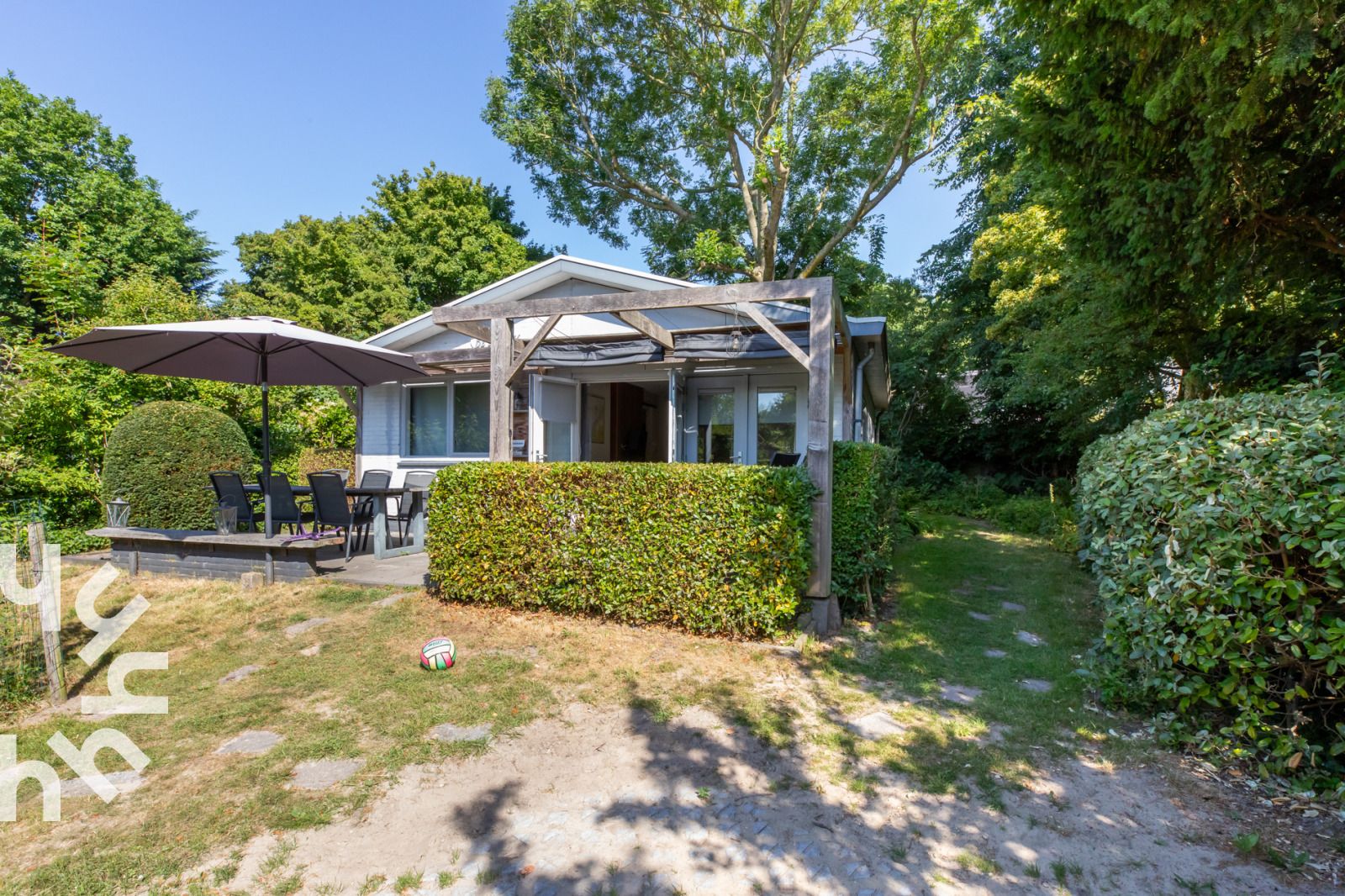 Magazine on the table in vacation home ZE721, Oostkapelle, Walcheren.