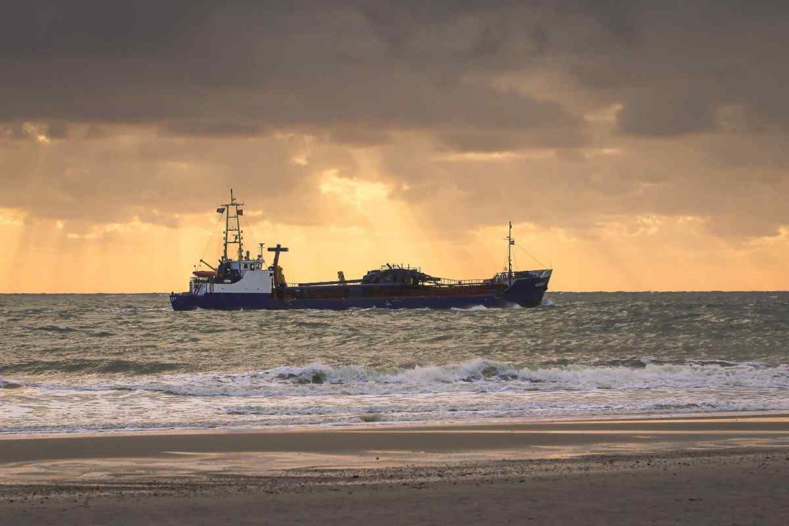 Stilvolles Badezimmer im Ferienhaus ZE321, Oostkapelle, Walcheren, mit moderner Dusche.