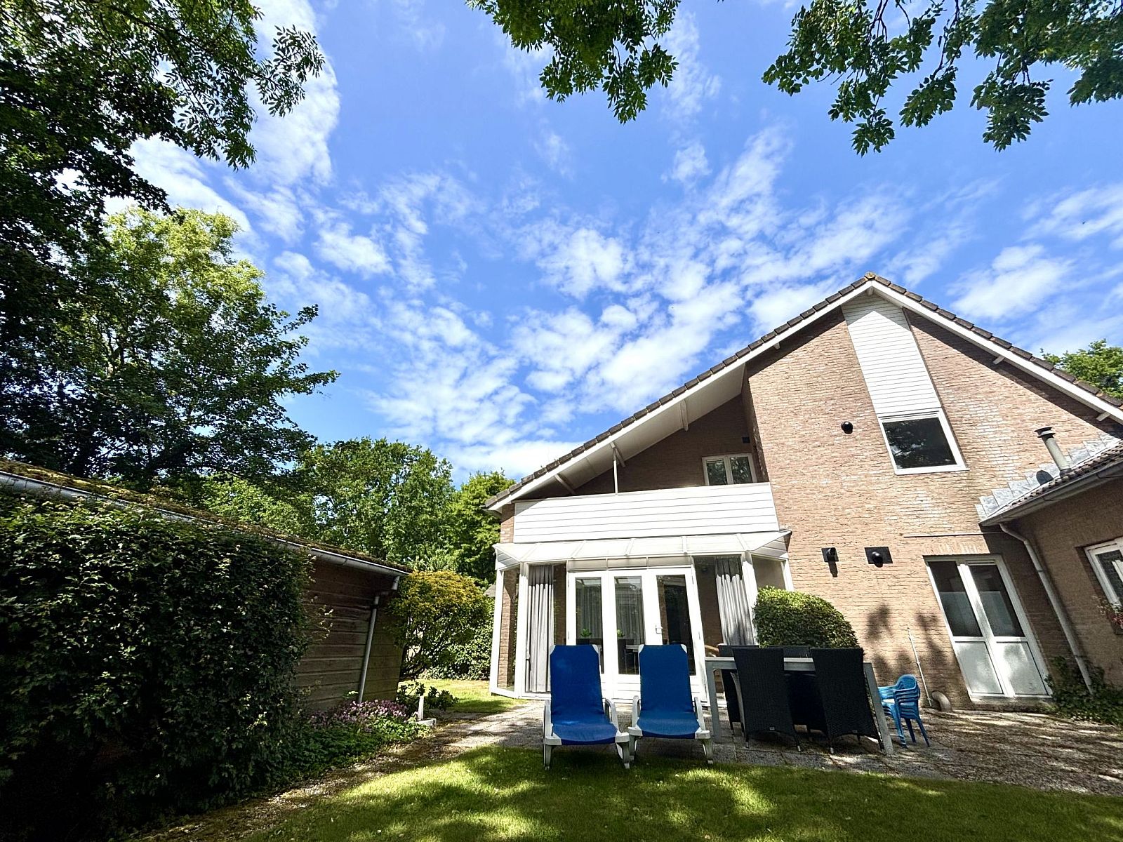 Apartment Boszicht 1 in Oostkapelle, Walcheren, with modern architecture and garden.