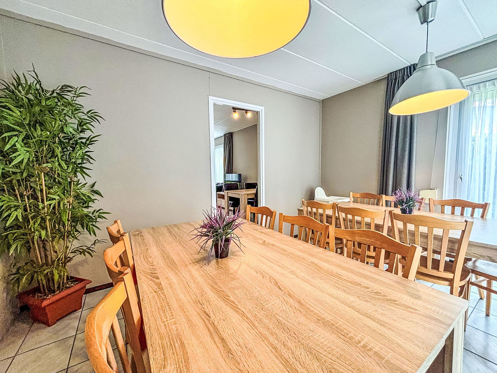 Spacious dining room in Apartment Boszicht 1, Oostkapelle, Walcheren, ideal for families.