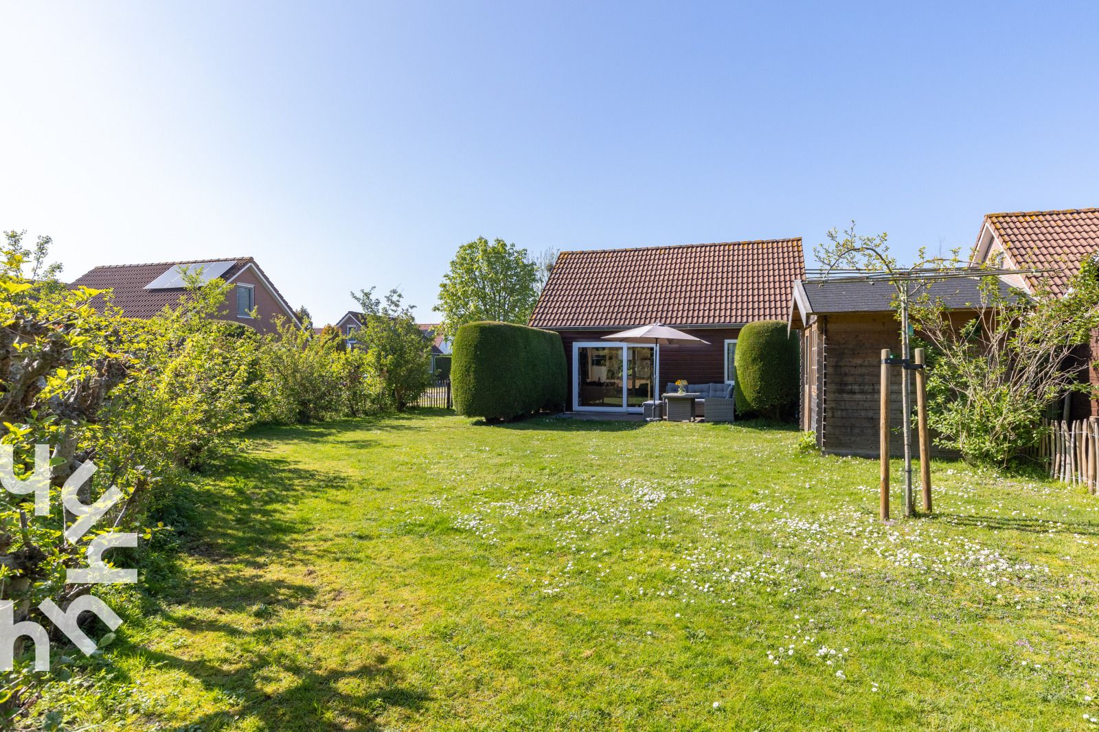 Fresh bathroom with skylight in vacation home ZE414, Oostkapelle, Walcheren, Zeeland.