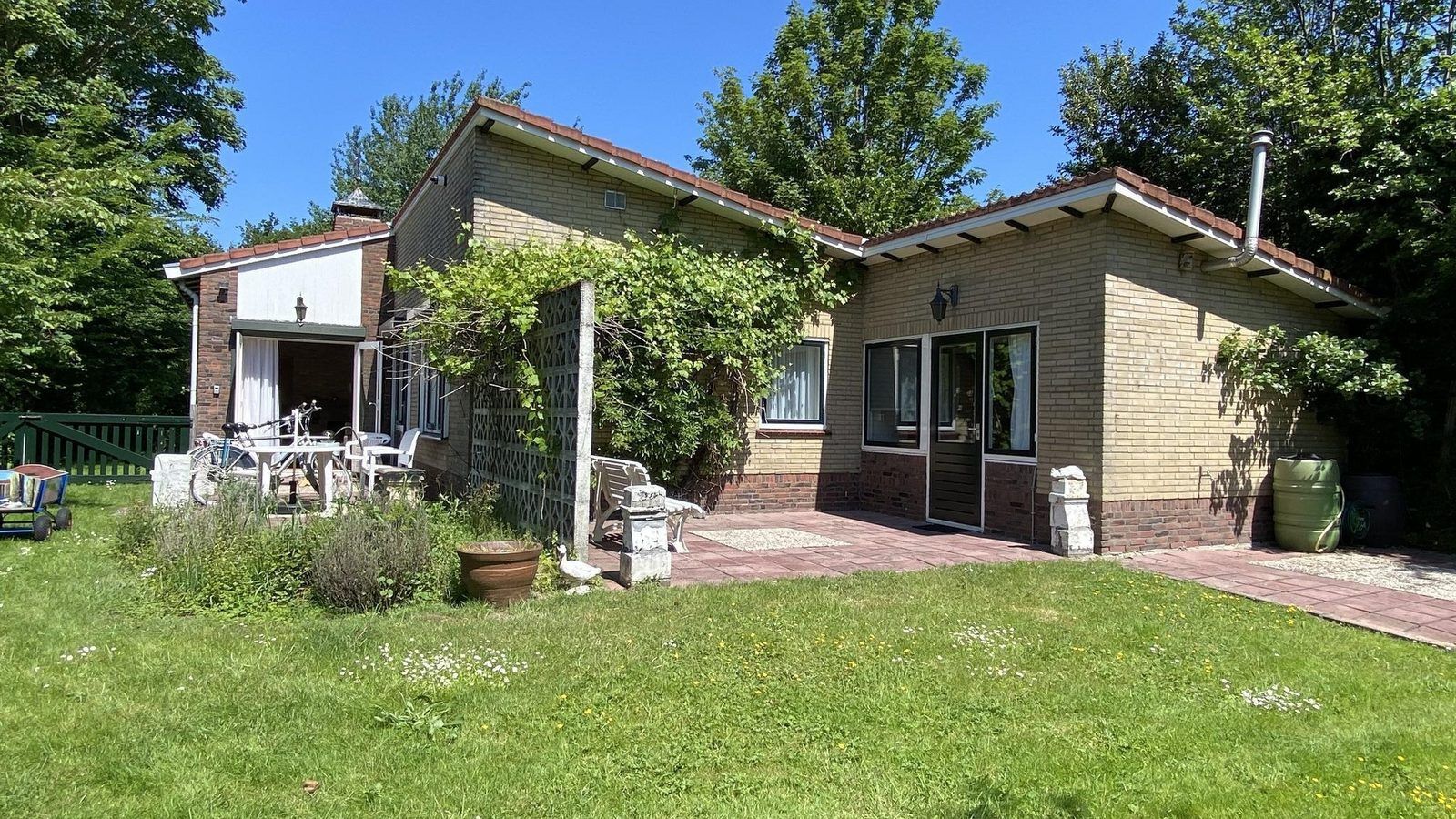 VZ1007 Vakantiebungalow in Oostkapelle met groene tuin, Walcheren, Zeeland.