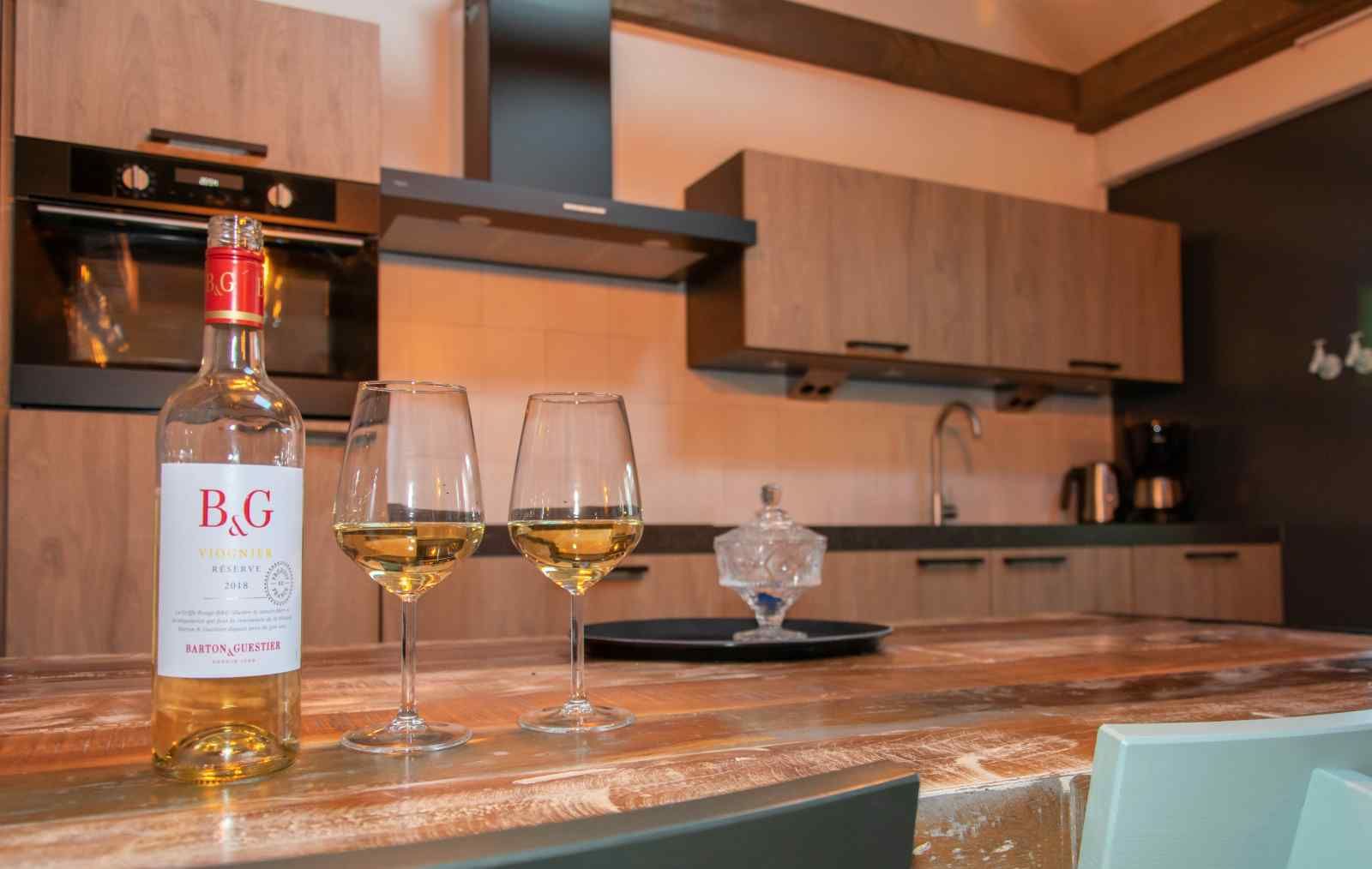 Schlafzimmer im Ferienhaus ZE1402 in Oostkapelle, Walcheren, Zeeland mit stimmungsvollem Strandthema.