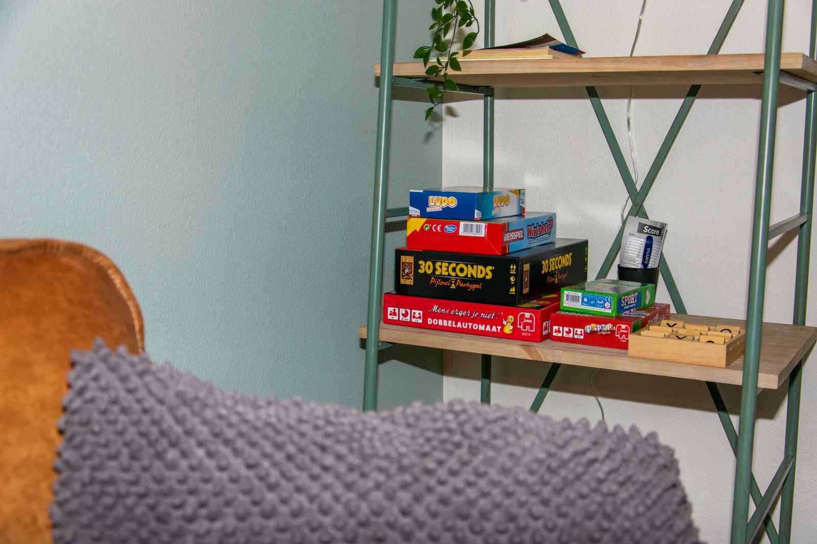 Haengematte auf der Terrasse des Ferienhauses ZE1402 in Oostkapelle, Walcheren, Zeeland zur Entspannung.