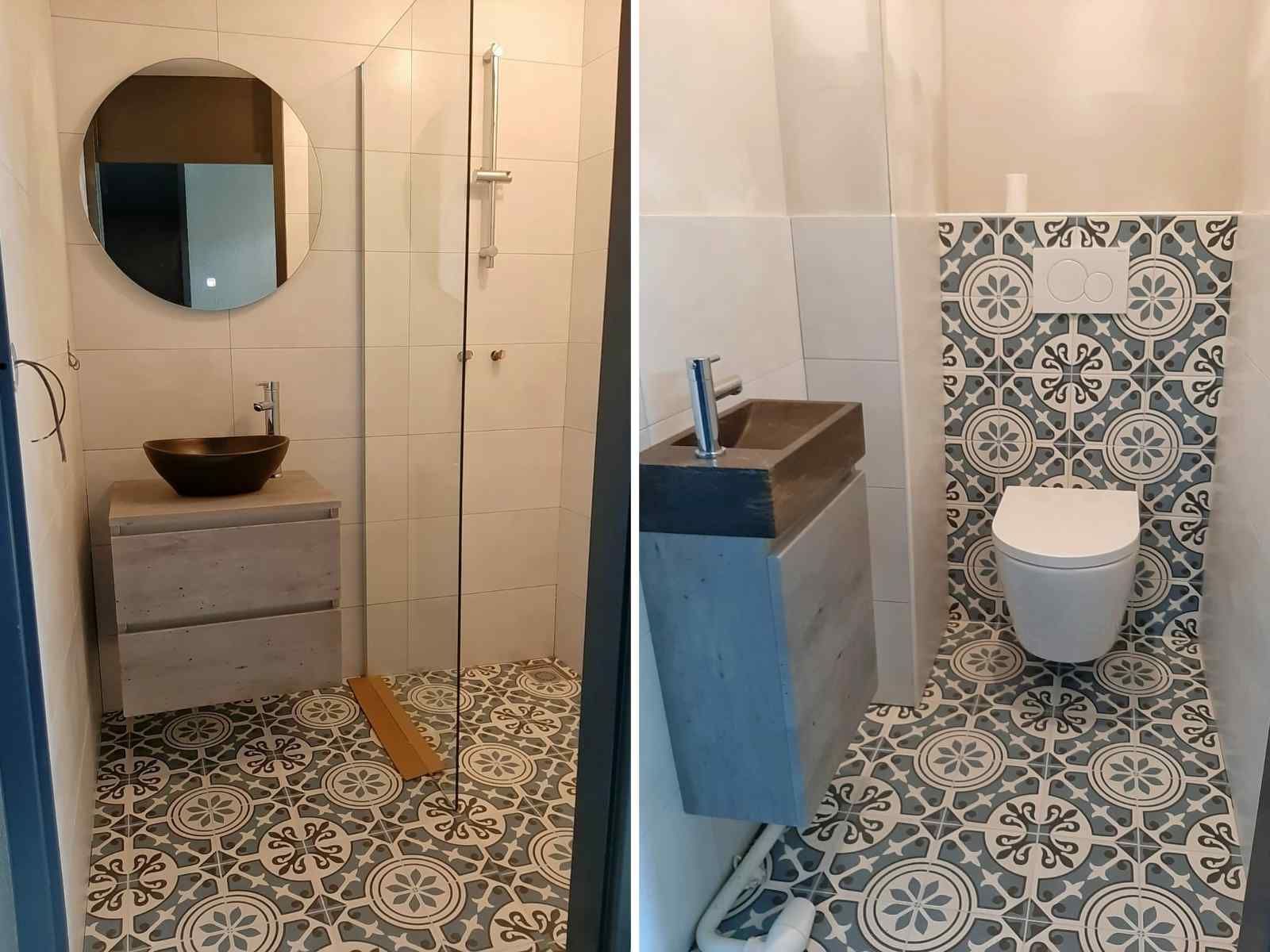 Esstisch und Kueche im Ferienhaus ZE1402 in Oostkapelle, Walcheren, Zeeland mit Stimmungsbeleuchtung.