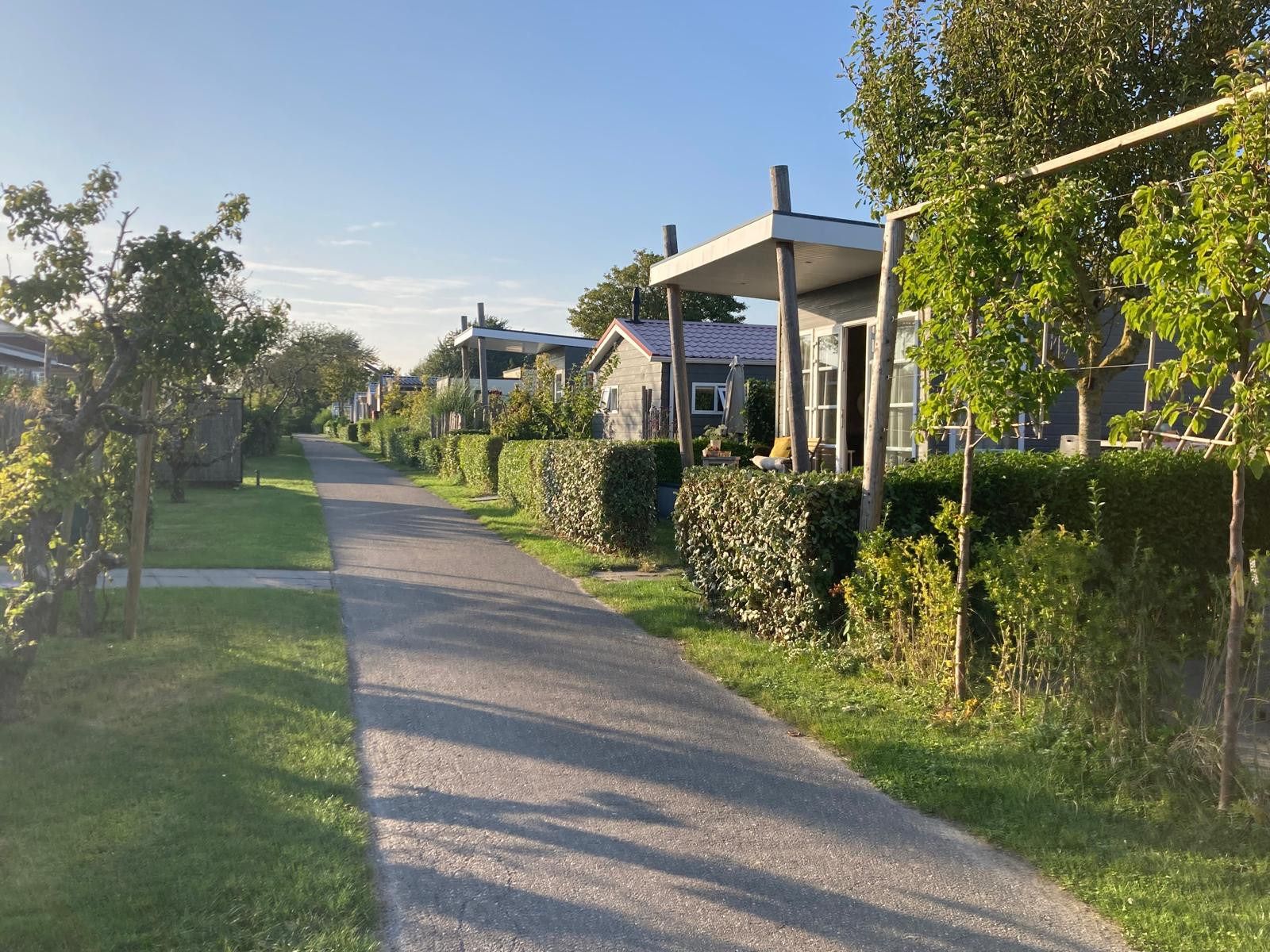 ZE1593 vakantiehuis in Oostkapelle langs schilderachtig pad, Walcheren, Zeeland.