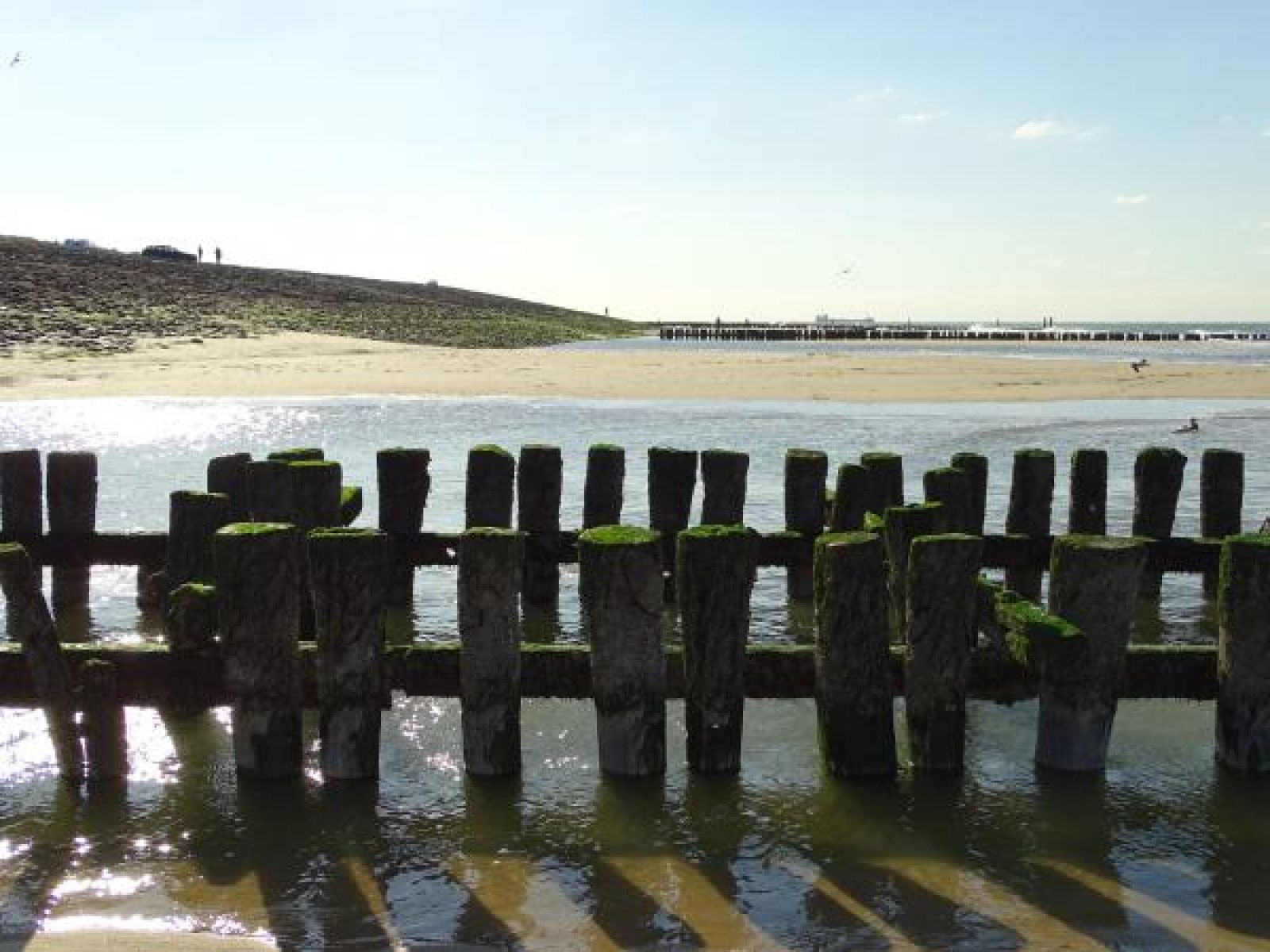 Moderne Kueche im Ferienhaus ZE069 in Oostkapelle, Walcheren mit kompletter Ausstattung und Esstisch.