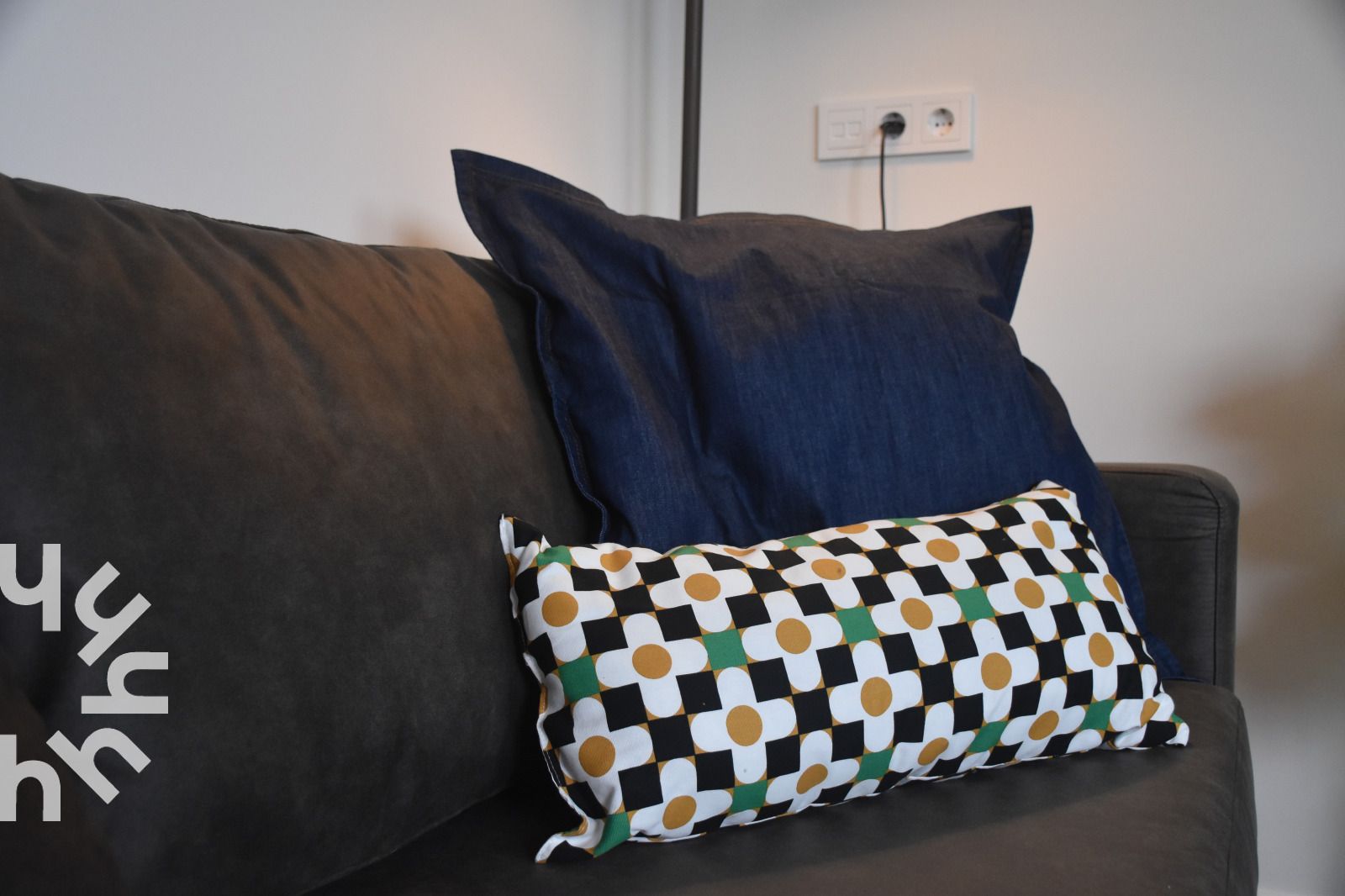 Gemuetliche Sitzecke im Ferienhaus ZE732 in Westkapelle, Walcheren, Zeeland mit Kissen.