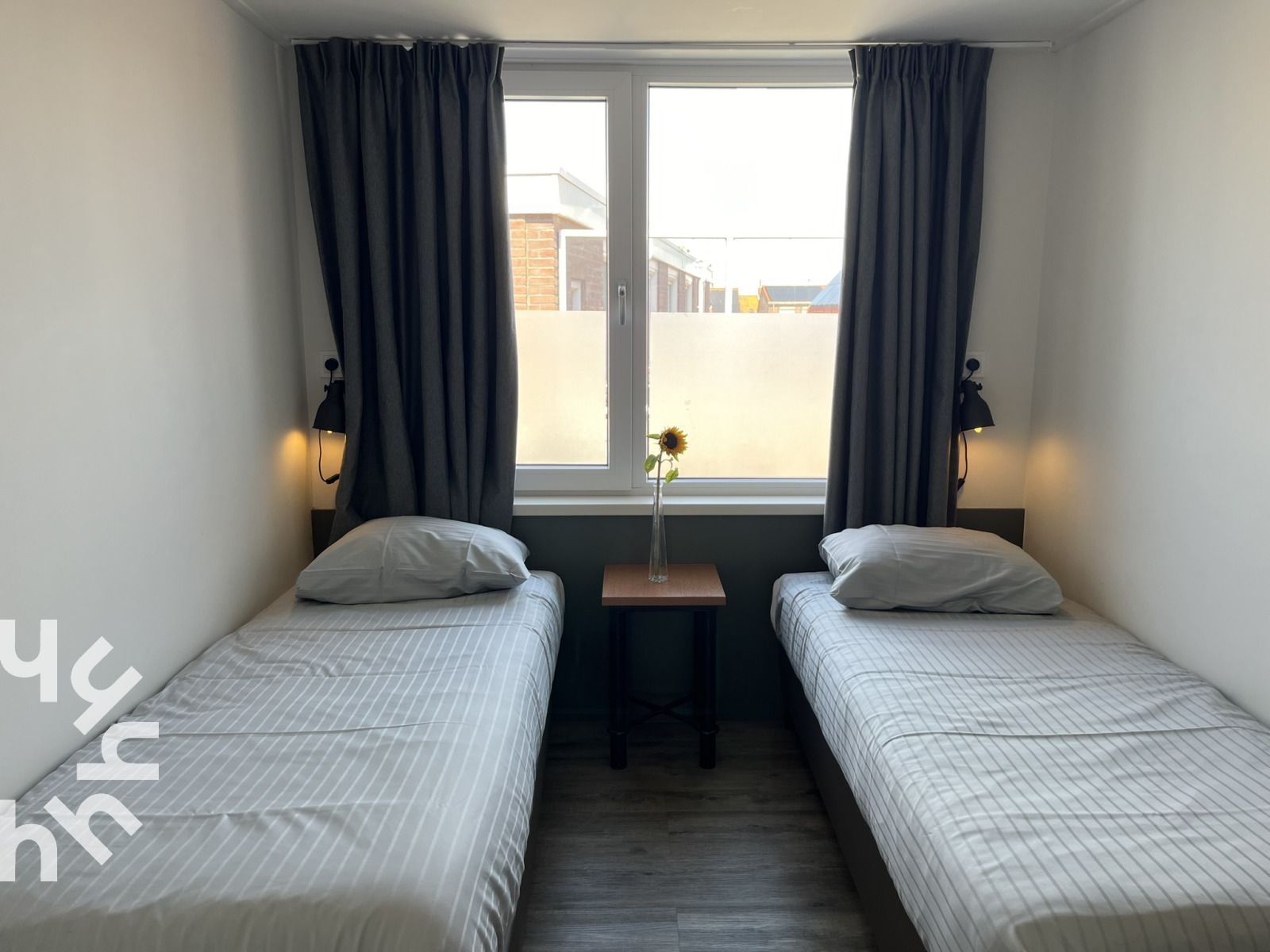 Bedroom with double bed in vacation home ZE927, Westkapelle, Walcheren.