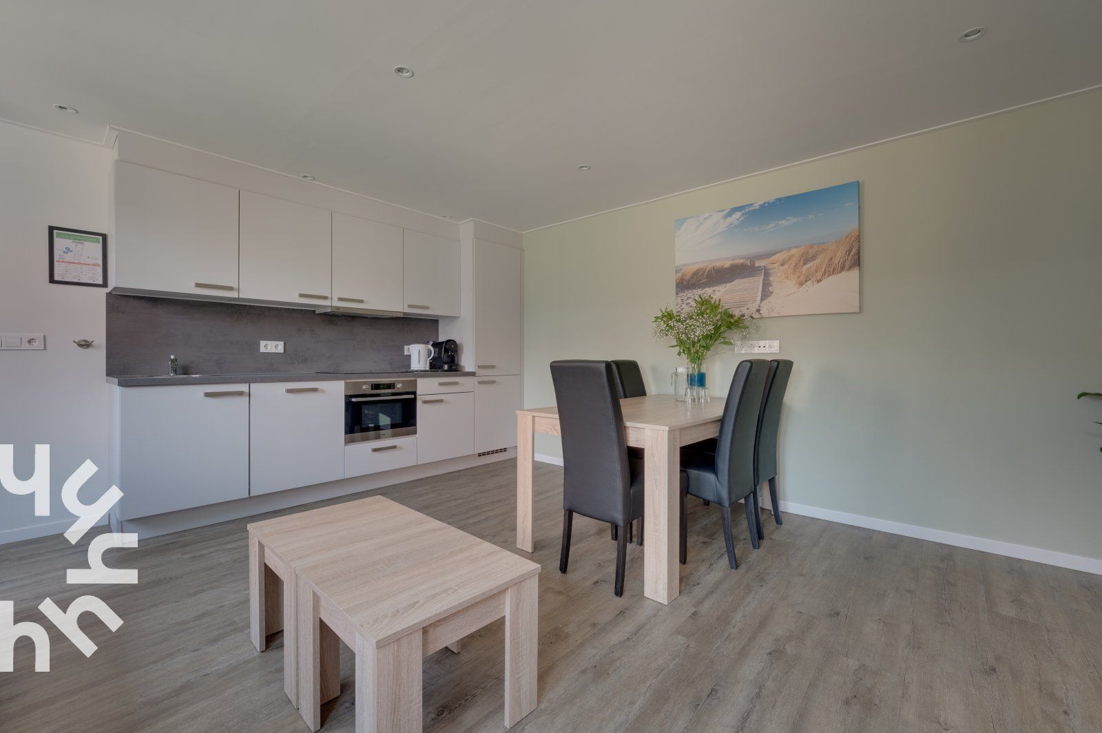 Moderne keuken in vakantiehuis ZE926, Westkapelle, Zeeland.