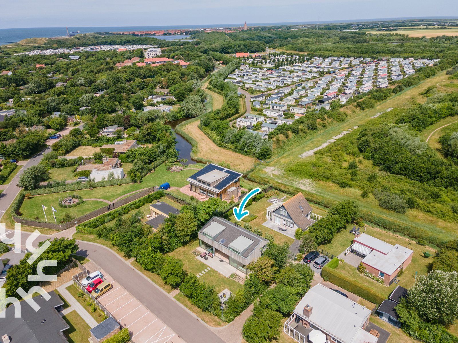 Kinderkamer in vakantiehuis ZE263, Westkapelle met speels autovormig bed.