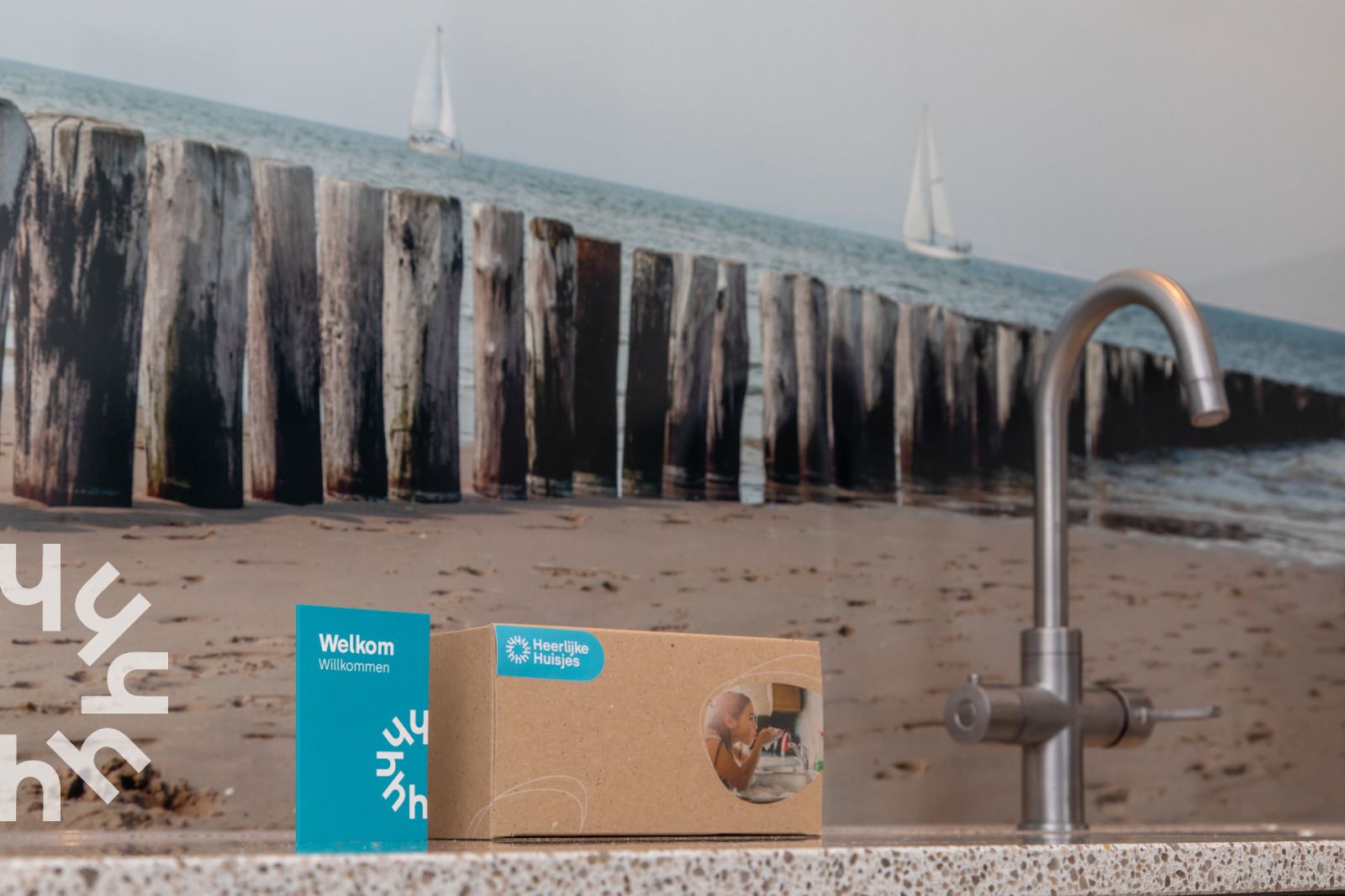 Modern bathroom in vacation home ZE1508, Westkapelle, Walcheren, Zeeland.