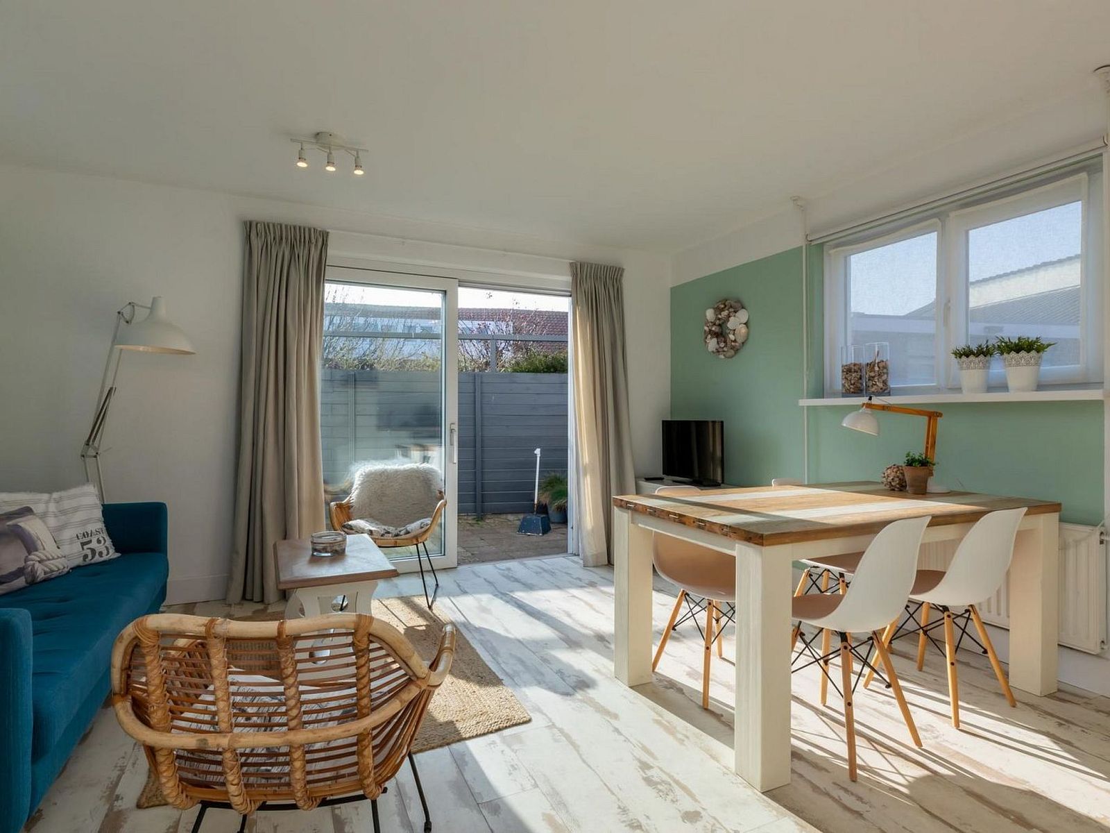 Guest house 620378 - Holiday property Walcheren - Vakantiehuis Huis ZuidStrand